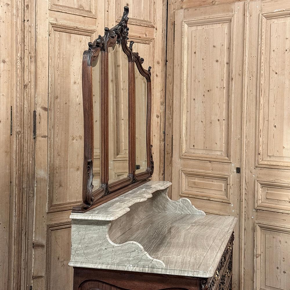 19th Century French Louis XV Walnut Washstand ~ Dresser For Sale 11