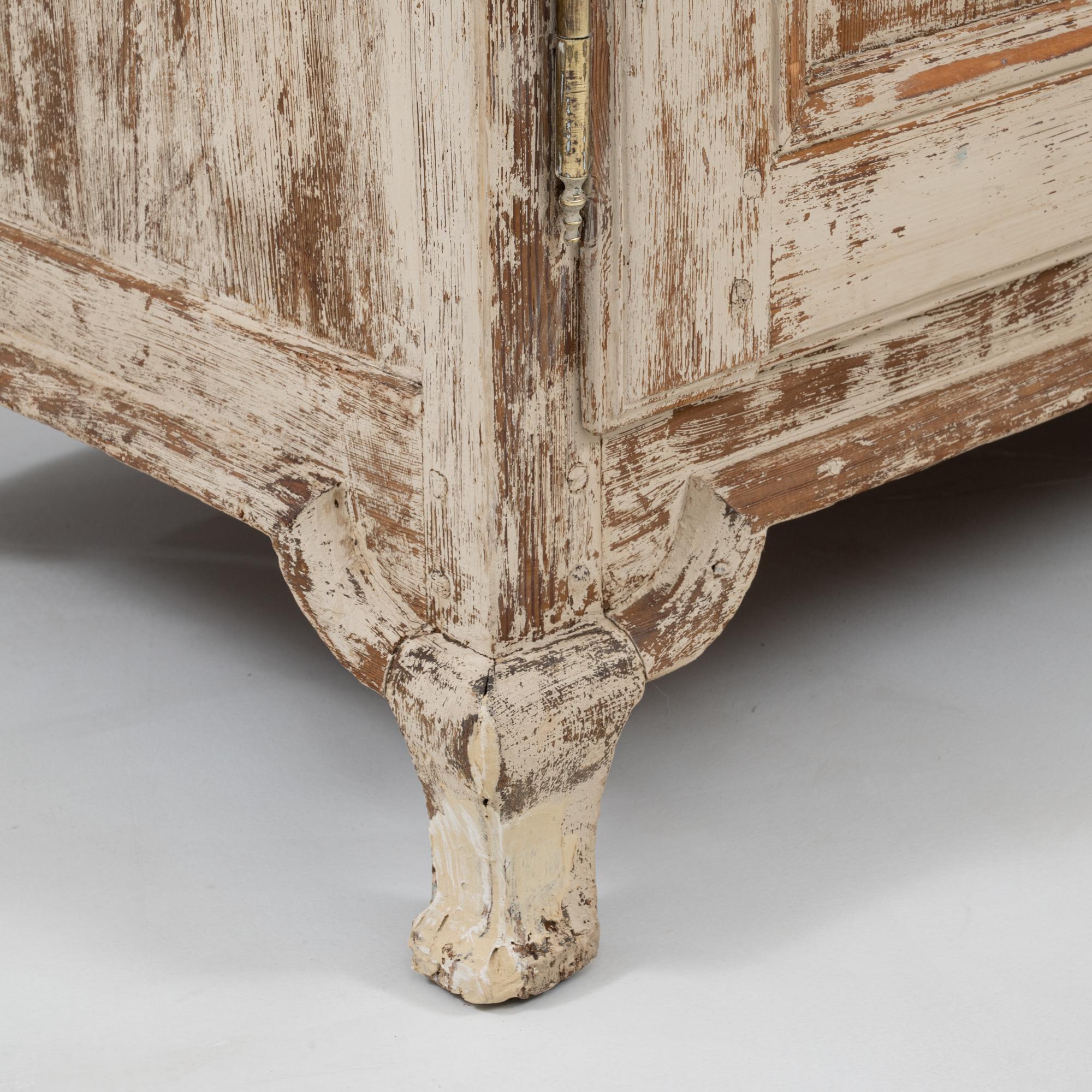 19th Century French Louis XV Wood Patinated Cabinet with Wire Doors For Sale 7