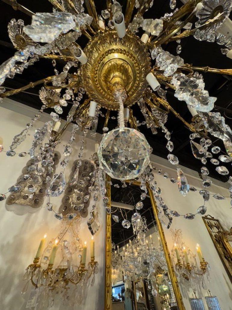 Araña francesa del siglo XIX Luis XVI de 48 luces en venta 2