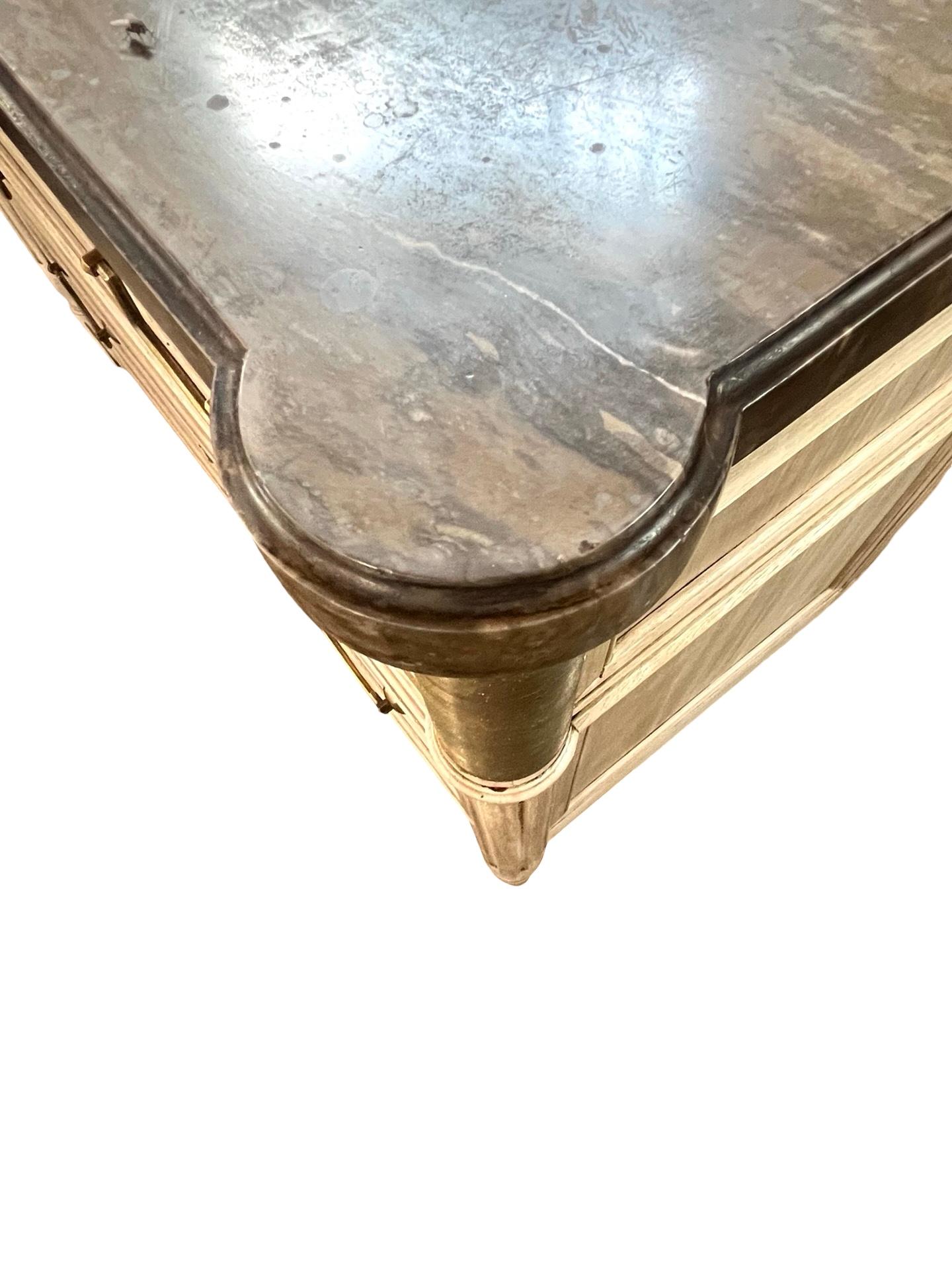 Secretaire / Commode in mogano sbiancato Luigi XVI del XIX secolo con marmo in vendita 4