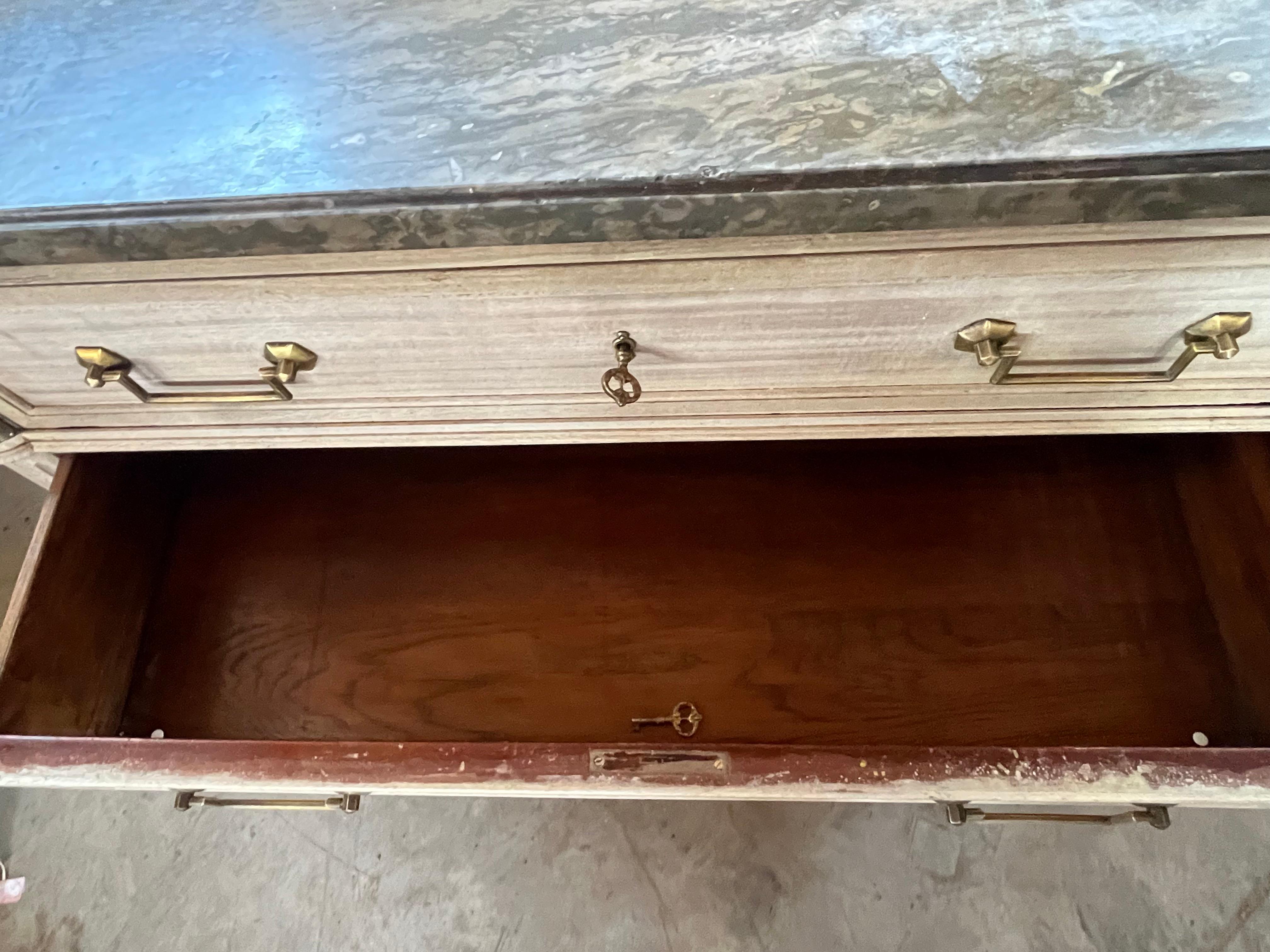 Secretaire / Commode in mogano sbiancato Luigi XVI del XIX secolo con marmo In condizioni buone in vendita a Carmine, TX