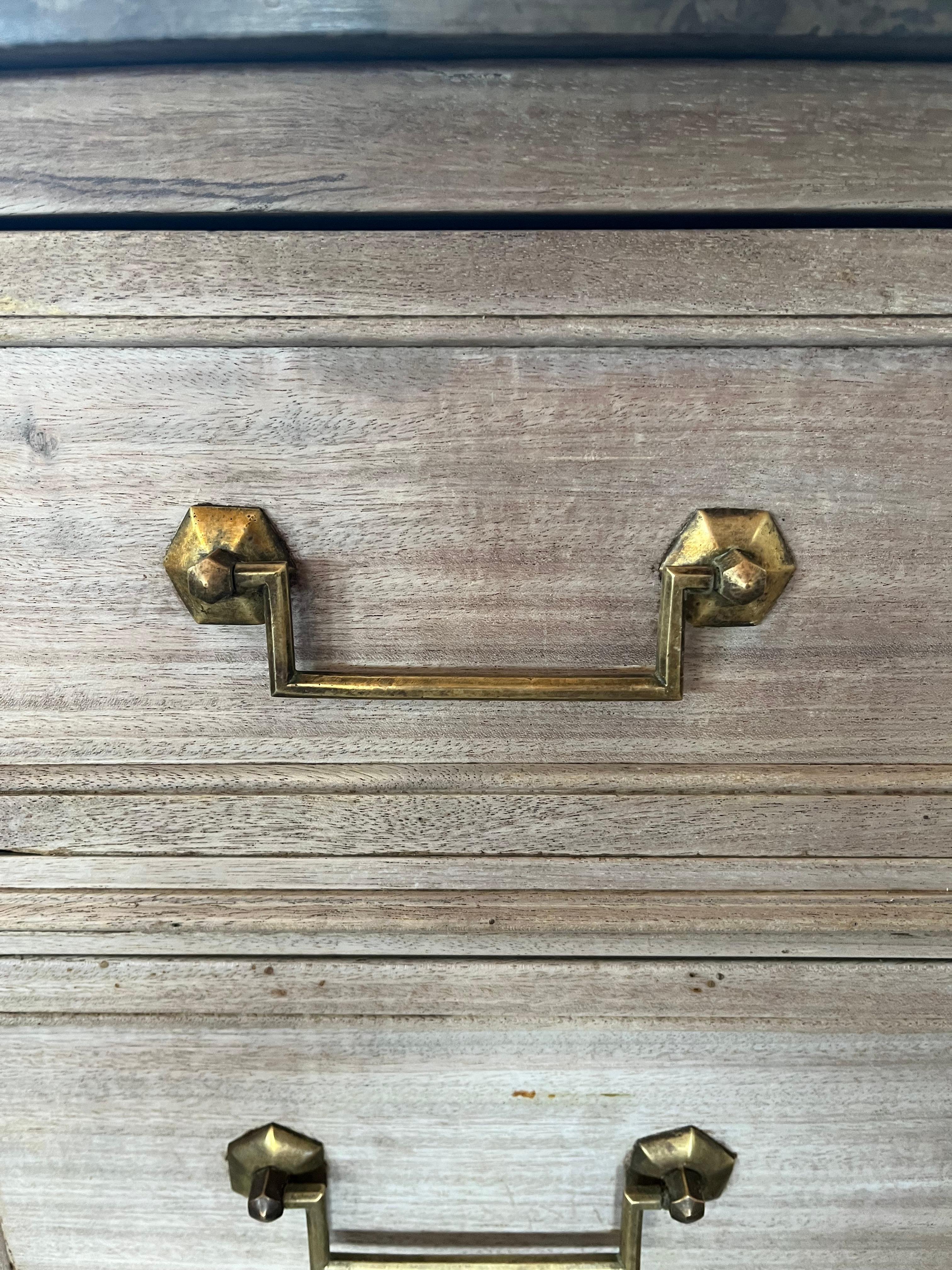 Secretaire / Commode in mogano sbiancato Luigi XVI del XIX secolo con marmo in vendita 1