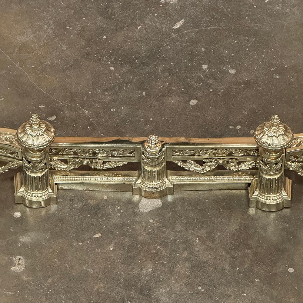 Set di parafanghi per caminetto regolabili in bronzo Luigi XVI del XIX secolo in vendita 5