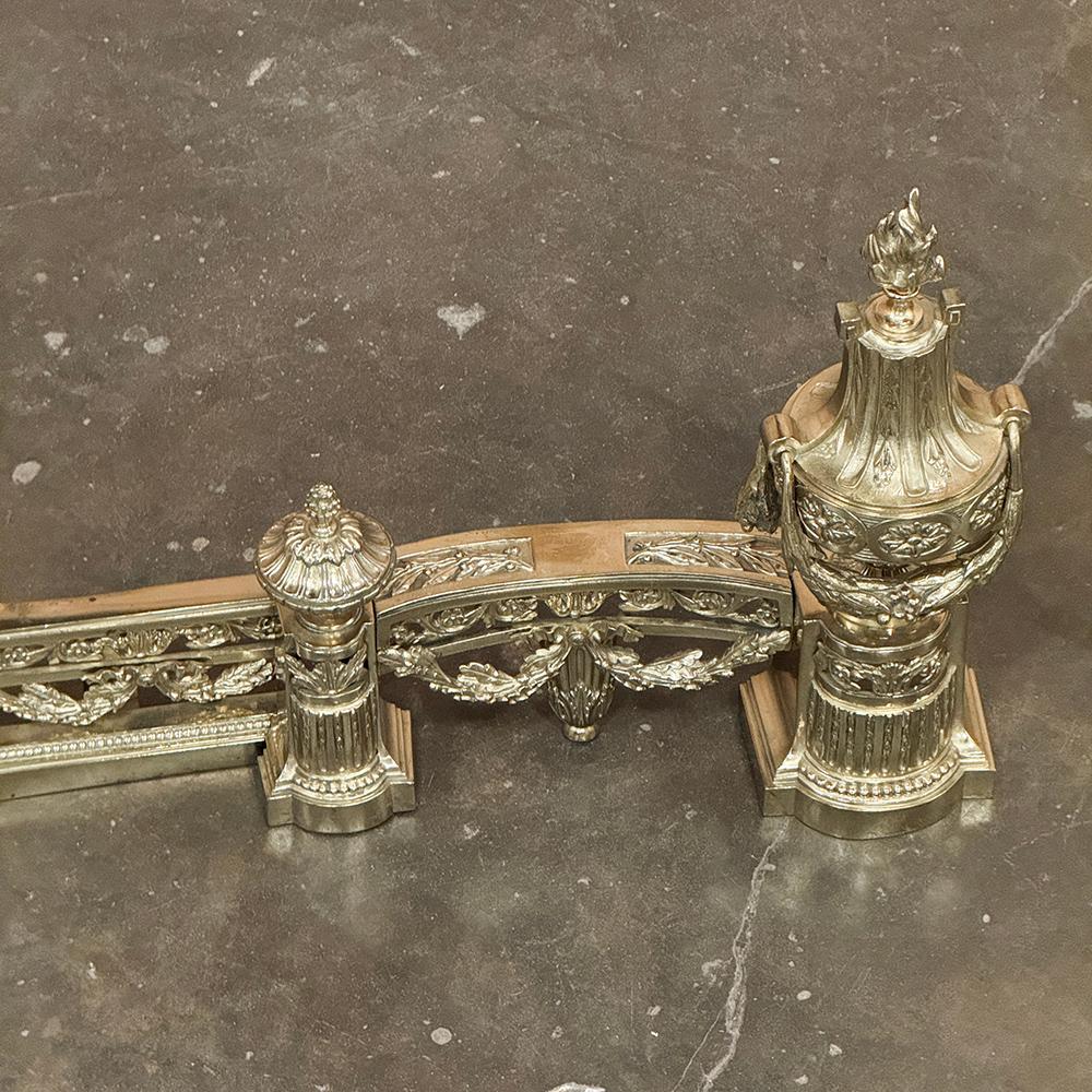 Set di parafanghi per caminetto regolabili in bronzo Luigi XVI del XIX secolo in vendita 6