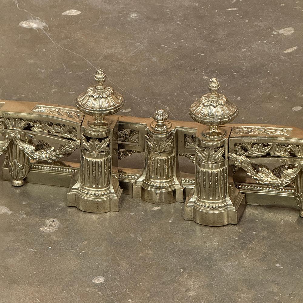 Set di parafanghi per caminetto regolabili in bronzo Luigi XVI del XIX secolo in vendita 12