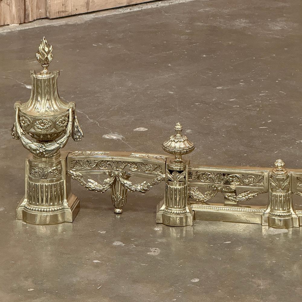 Set di parafanghi per caminetto regolabili in bronzo Luigi XVI del XIX secolo In condizioni buone in vendita a Dallas, TX