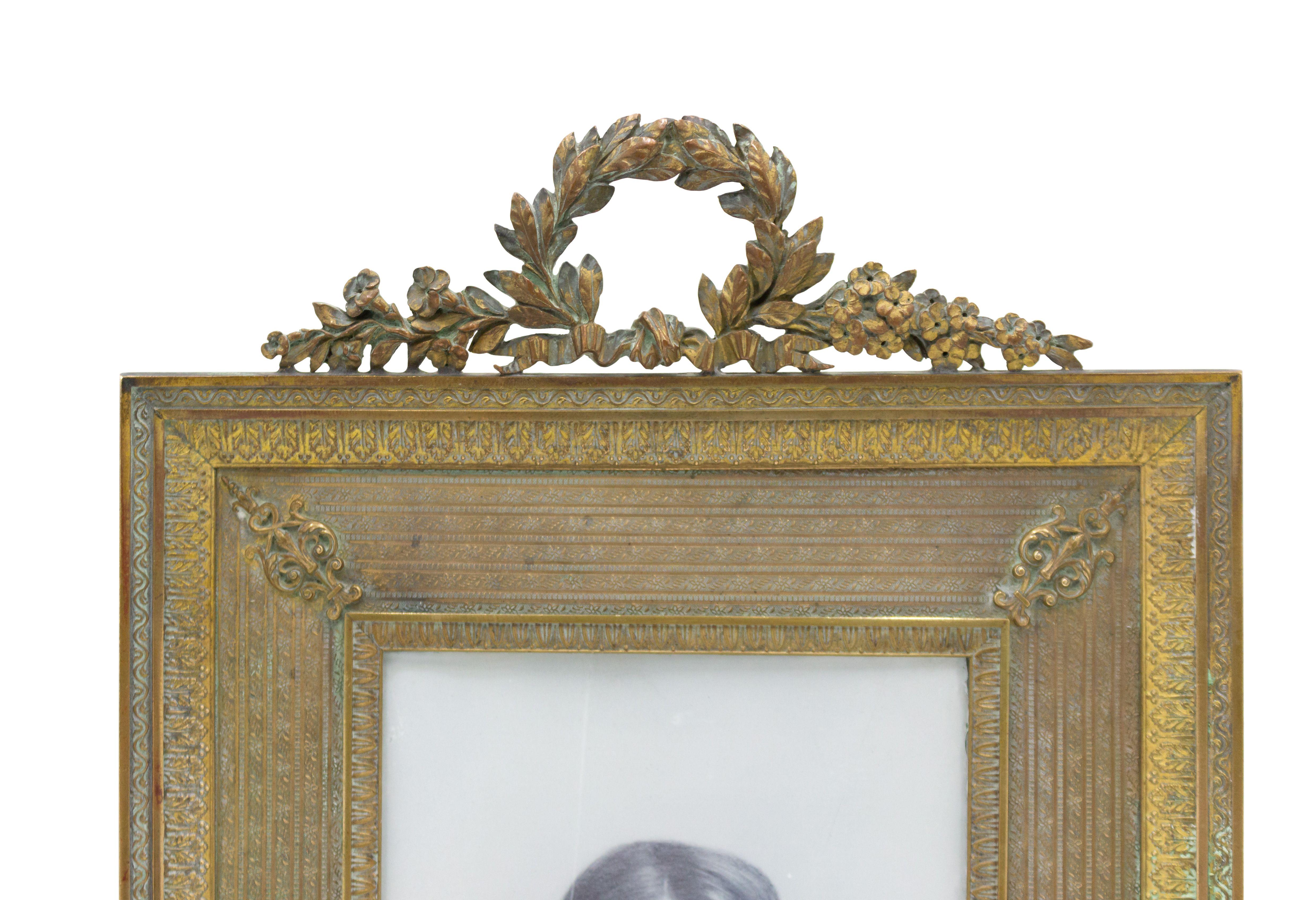 19th Century French Louis XVI Bronze Picture Frame For Sale 3
