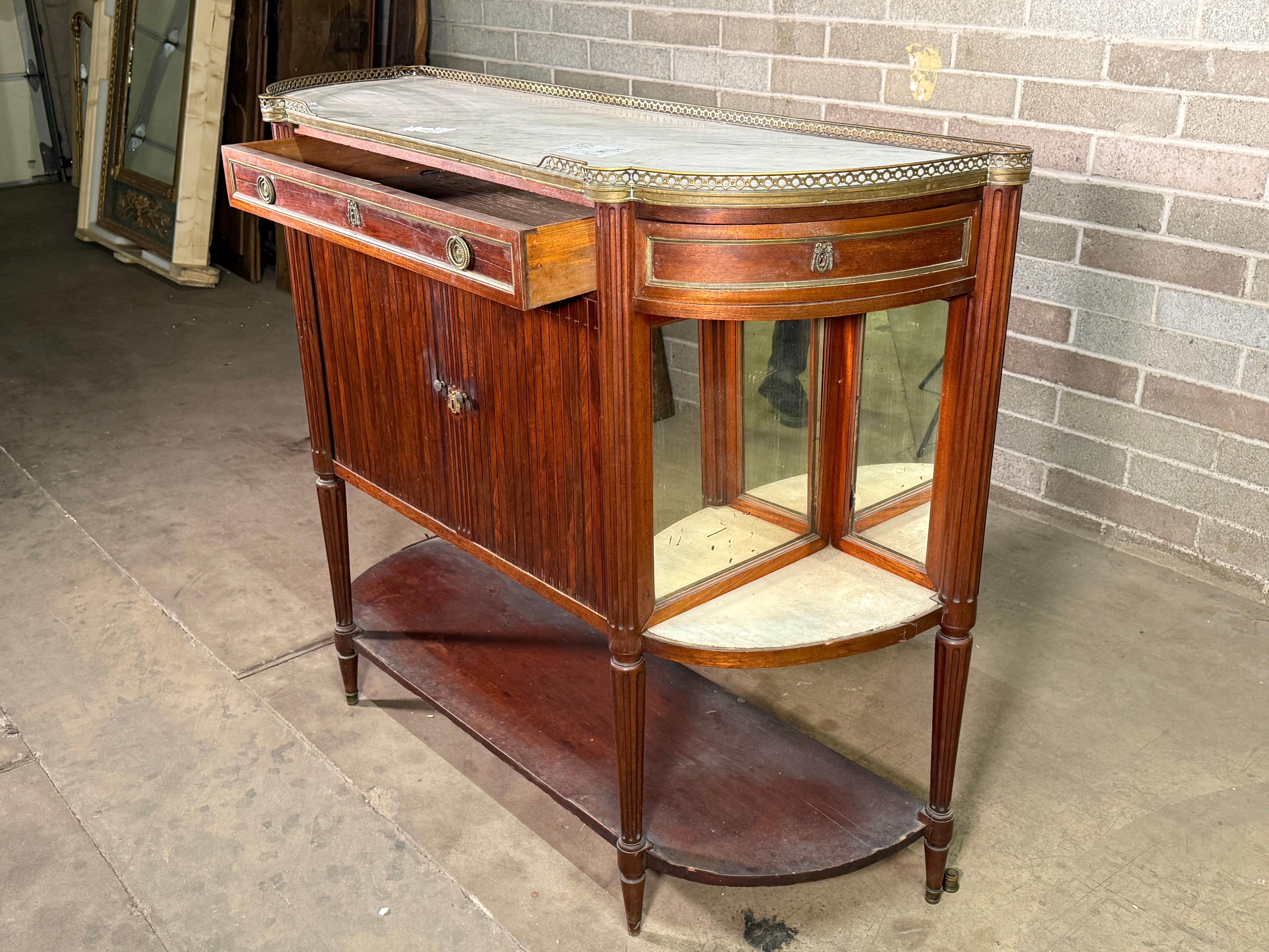 Ottone Buffet francese Luigi XVI del XIX secolo in vendita
