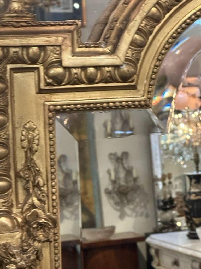 Miroir Louis XVI en bois sculpté et doré du 19ème siècle en vente 3