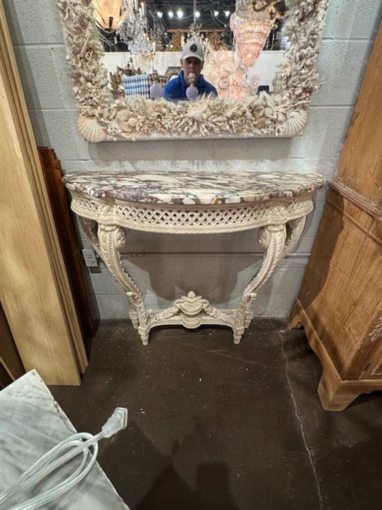Consola francesa Luis XVI del siglo XIX tallada y pintada con tapa de mármol en venta 1