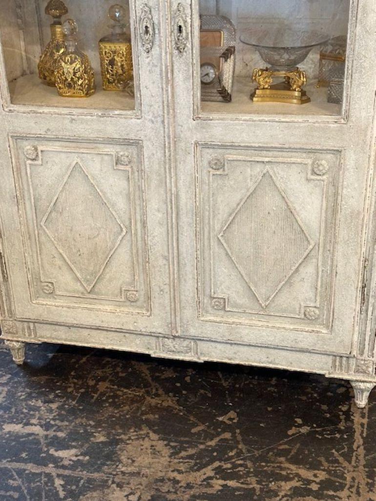 19th Century French Louis XVI Carved and Painted Display Cabinet In Good Condition For Sale In Dallas, TX