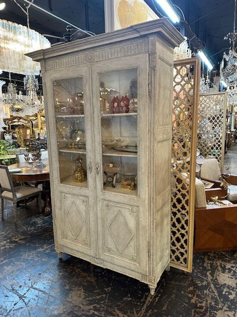 Wood 19th Century French Louis XVI Carved and Painted Display Cabinet For Sale