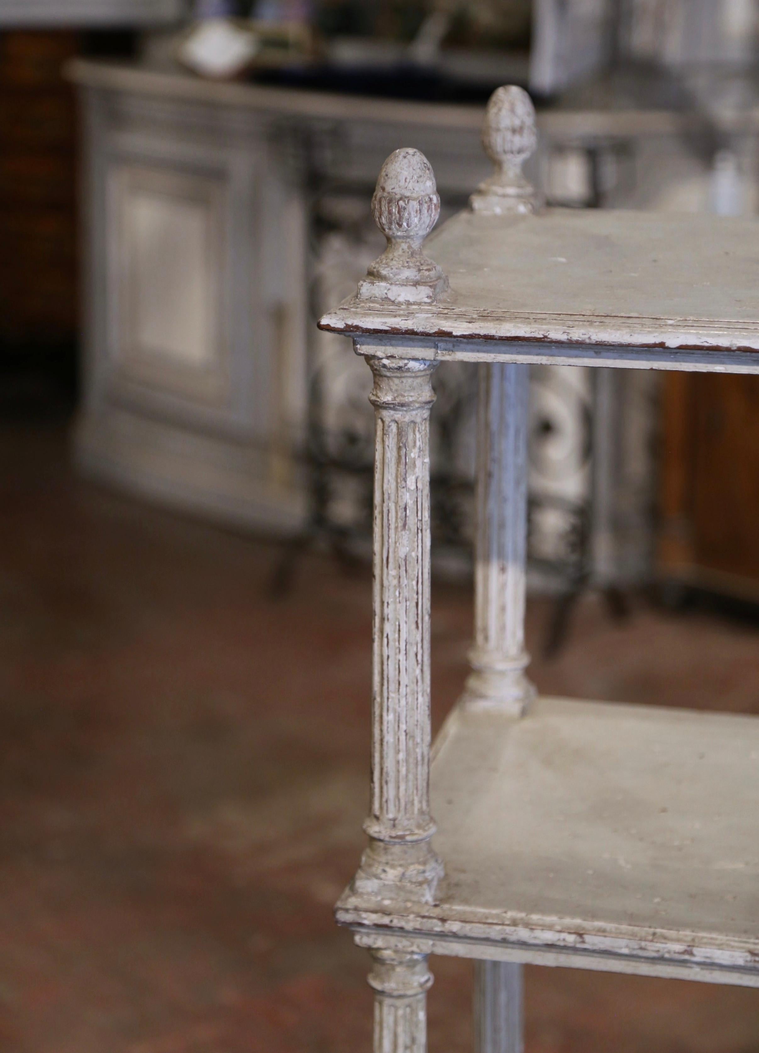 Quercia Scaffale indipendente francese Luigi XVI del XIX secolo intagliato e dipinto in vendita