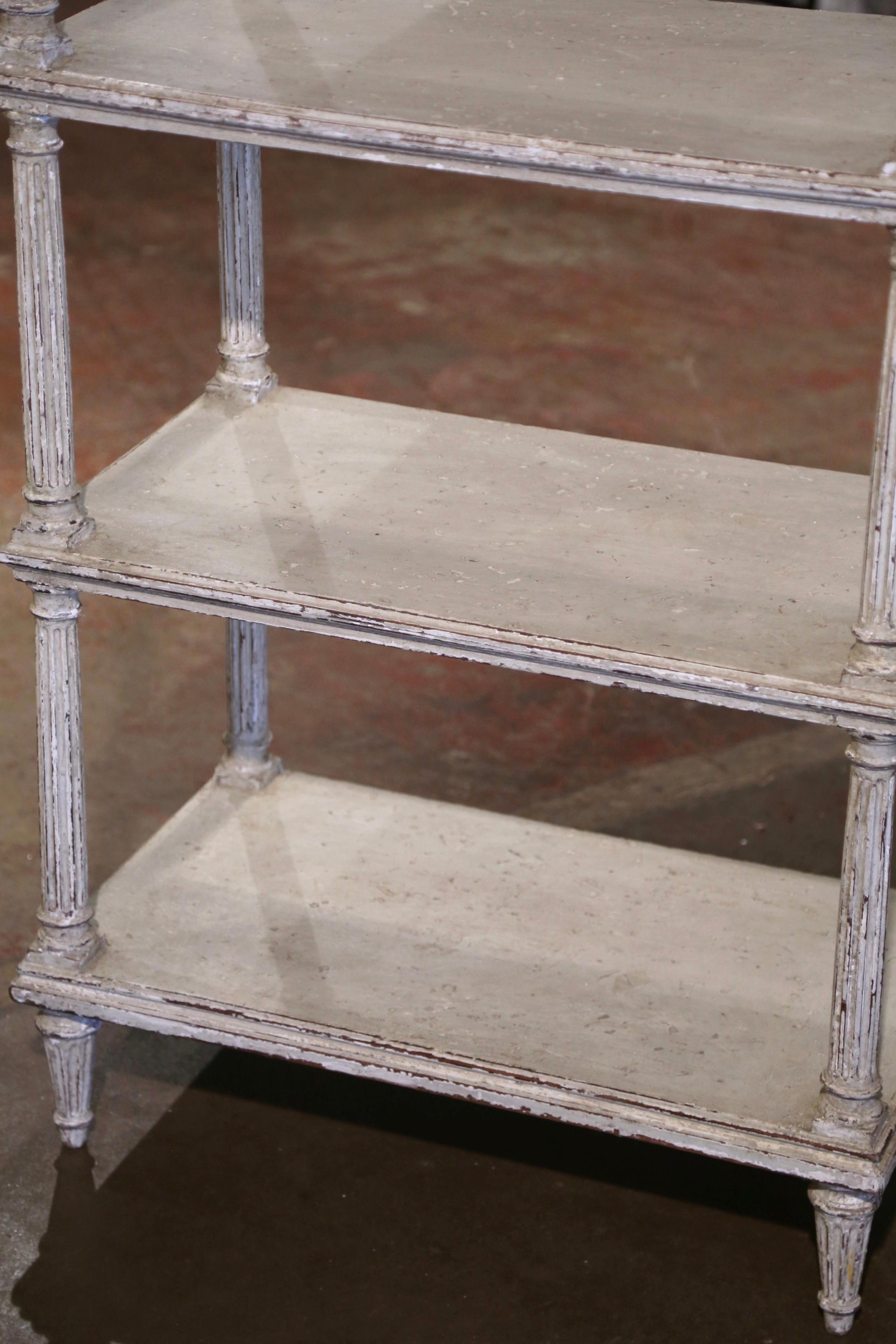 Scaffale indipendente francese Luigi XVI del XIX secolo intagliato e dipinto in vendita 2