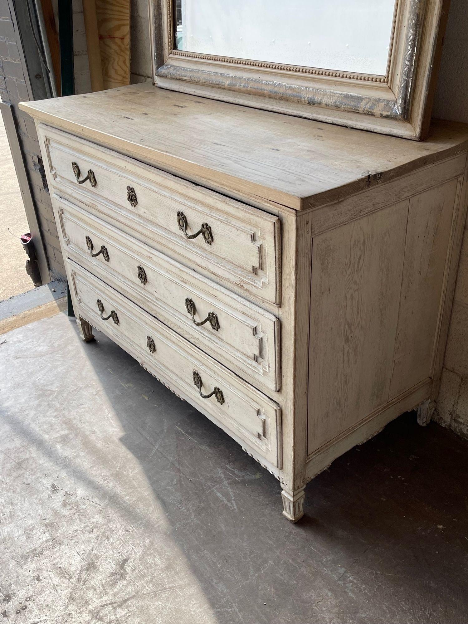 19th Century French Louis XVI Carved and White-Washed Commode For Sale 5