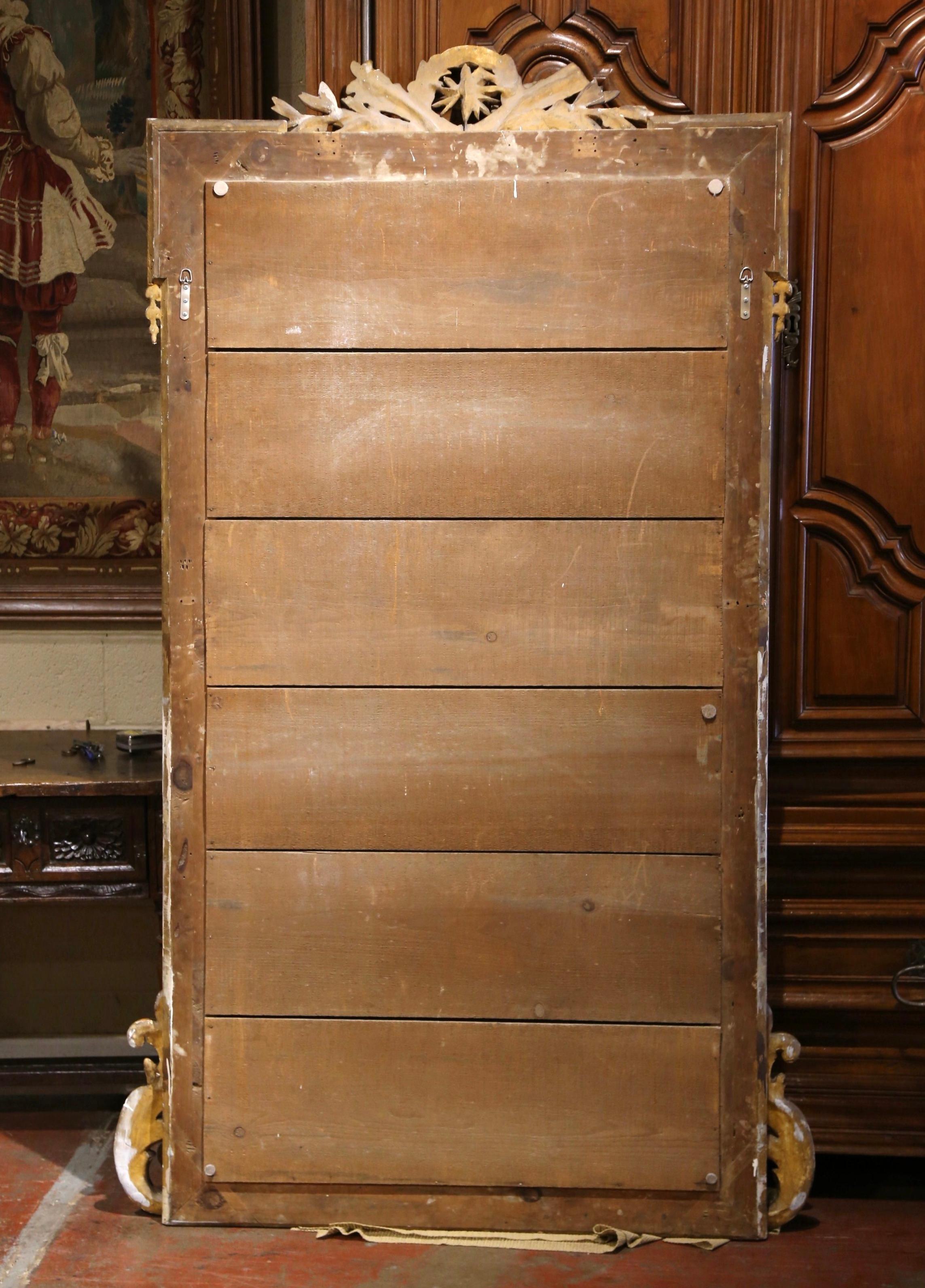 Specchio da parete o da camino francese Luigi XVI del XIX secolo, intagliato in legno dorato e smussato in vendita 3