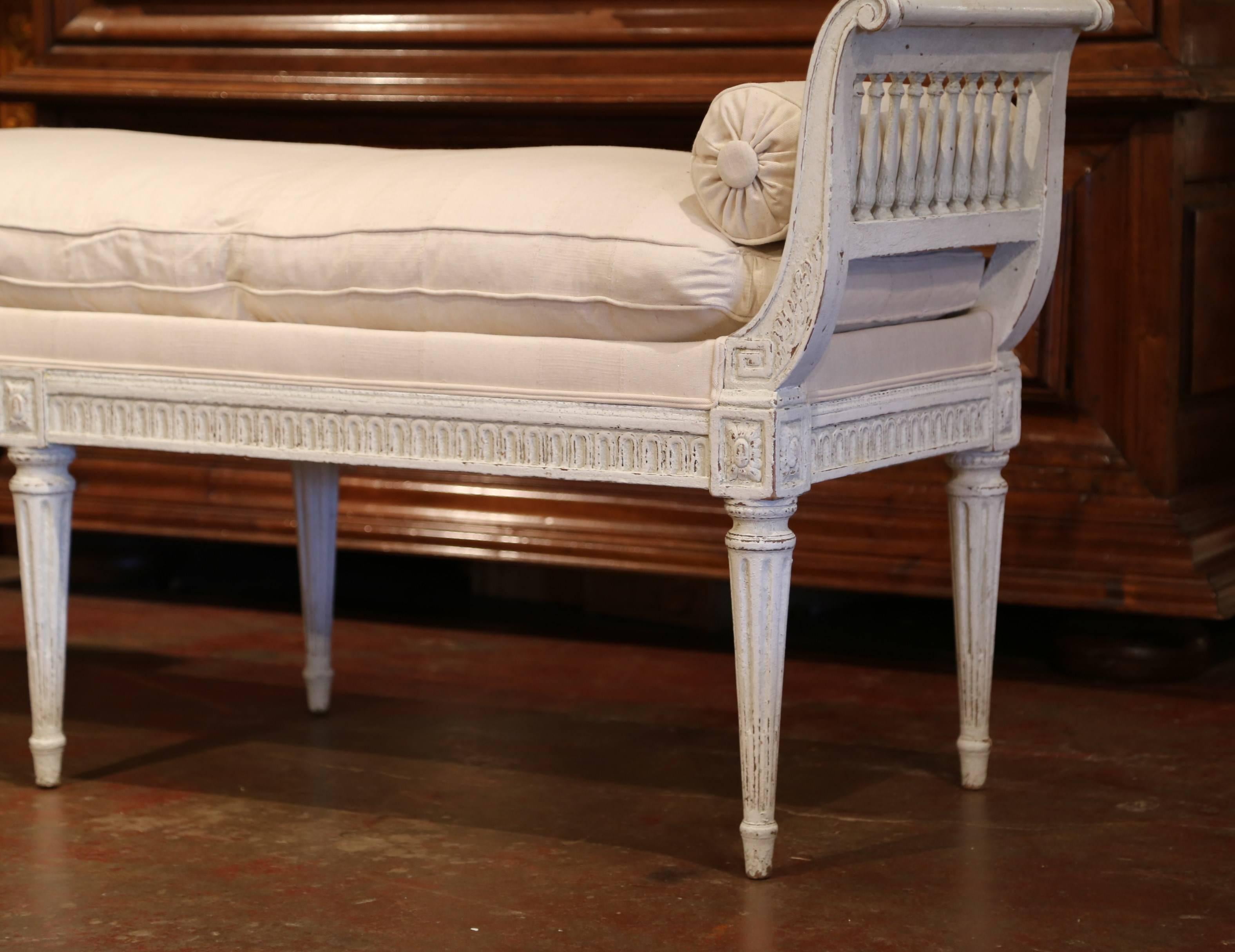 Hand-Painted 19th Century French Louis XVI Carved Painted Banquette with Back & Beige Fabric