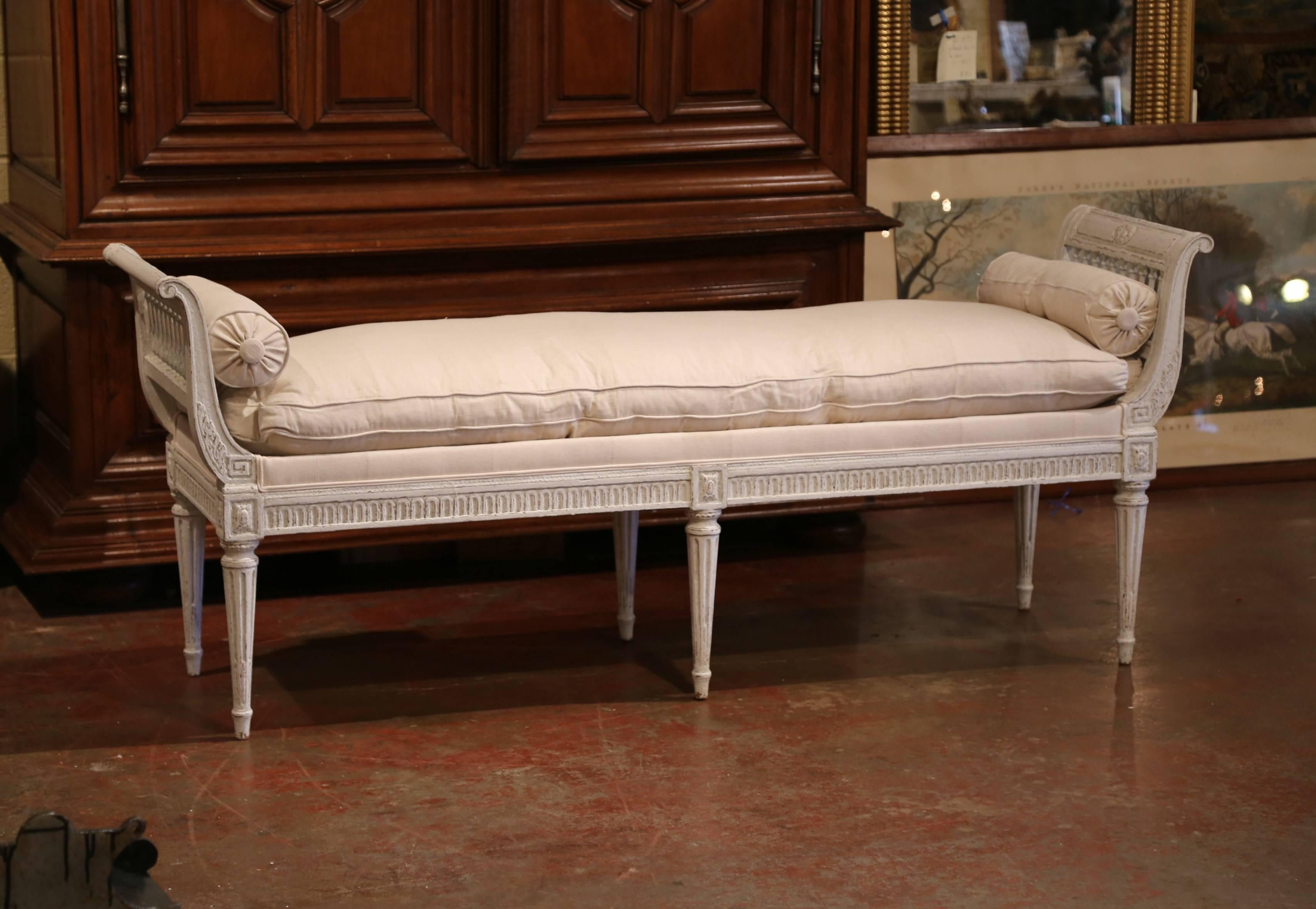 19th Century French Louis XVI Carved Painted Banquette with Back & Beige Fabric In Excellent Condition In Dallas, TX