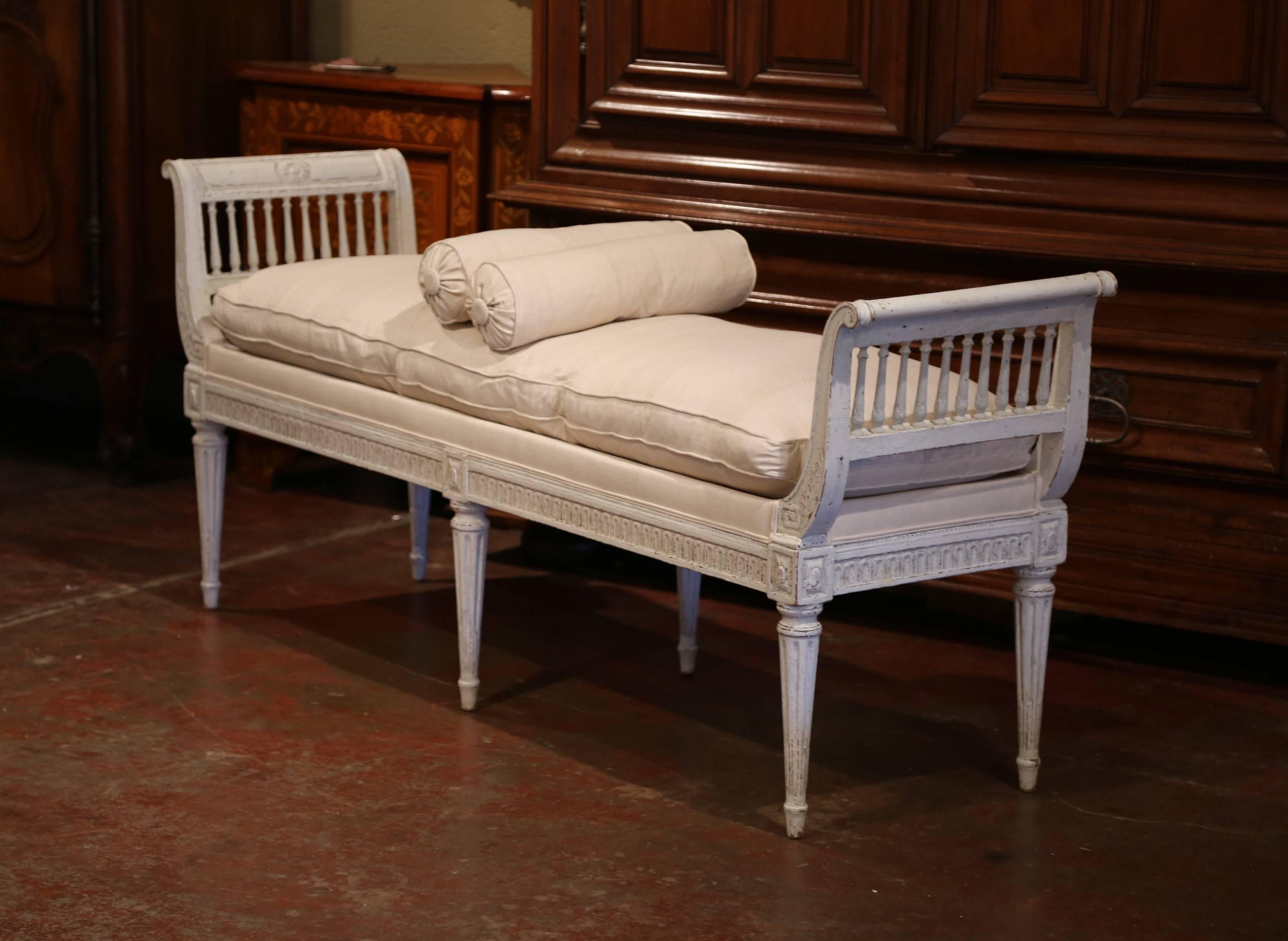 19th Century French Louis XVI Carved Painted Banquette with Back & Beige Fabric 3