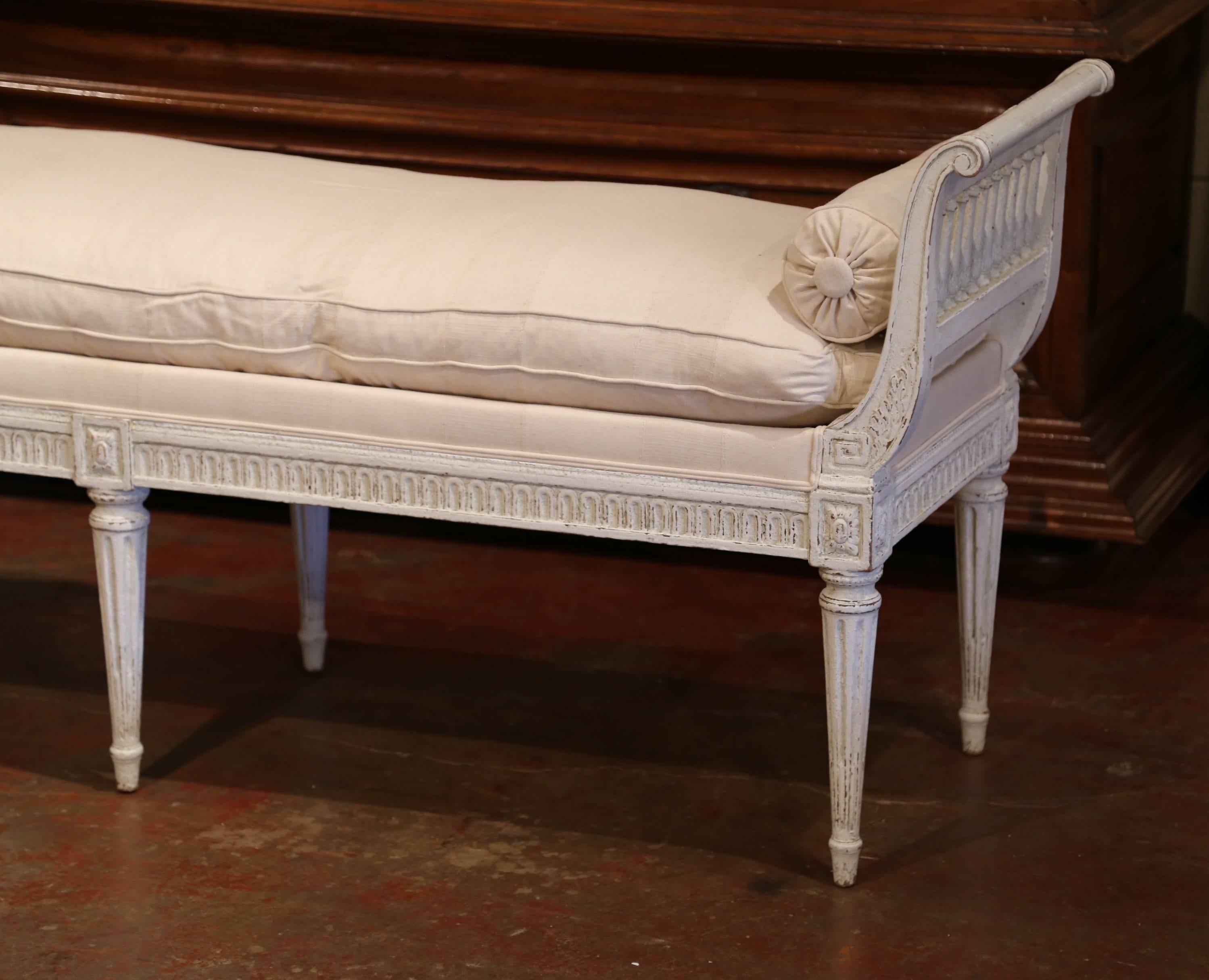 19th Century French Louis XVI Carved Painted Banquette with Back & Beige Fabric 4