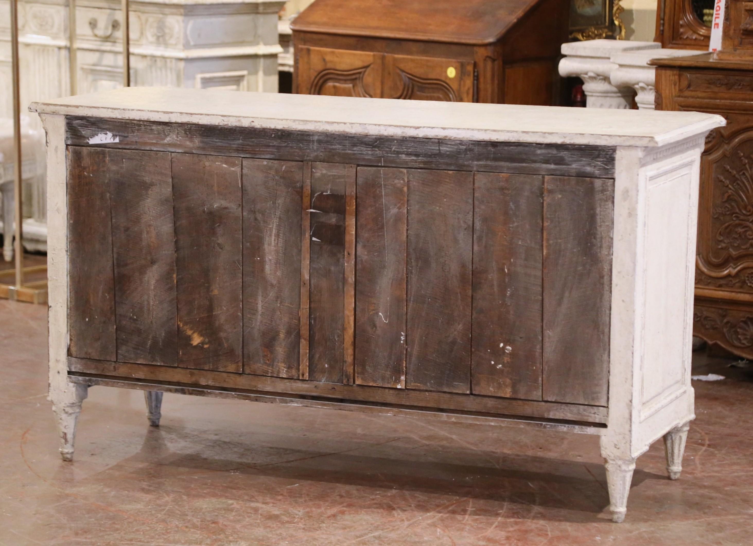 Buffet francese Luigi XVI del XIX secolo a due ante con quattro cassetti, intagliato e dipinto in vendita 10