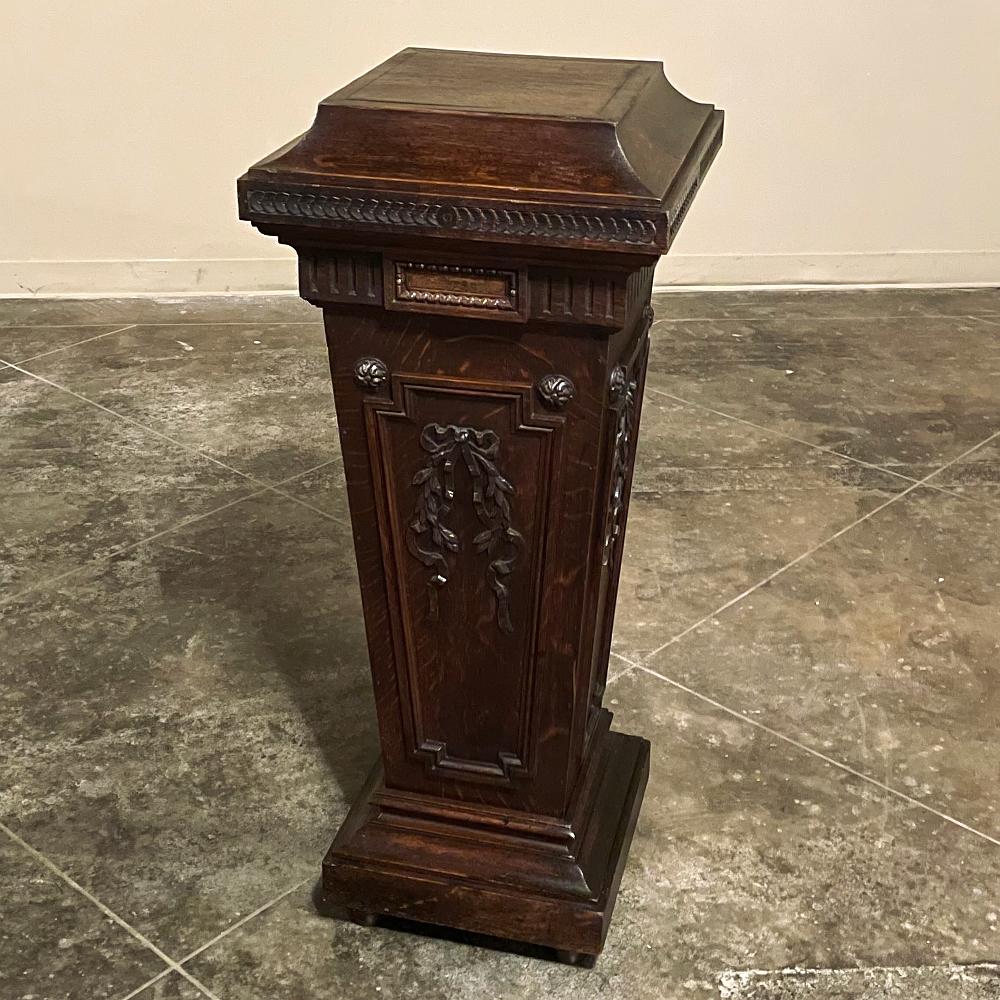 Oak 19th Century French Louis XVI Carved Pedestal For Sale