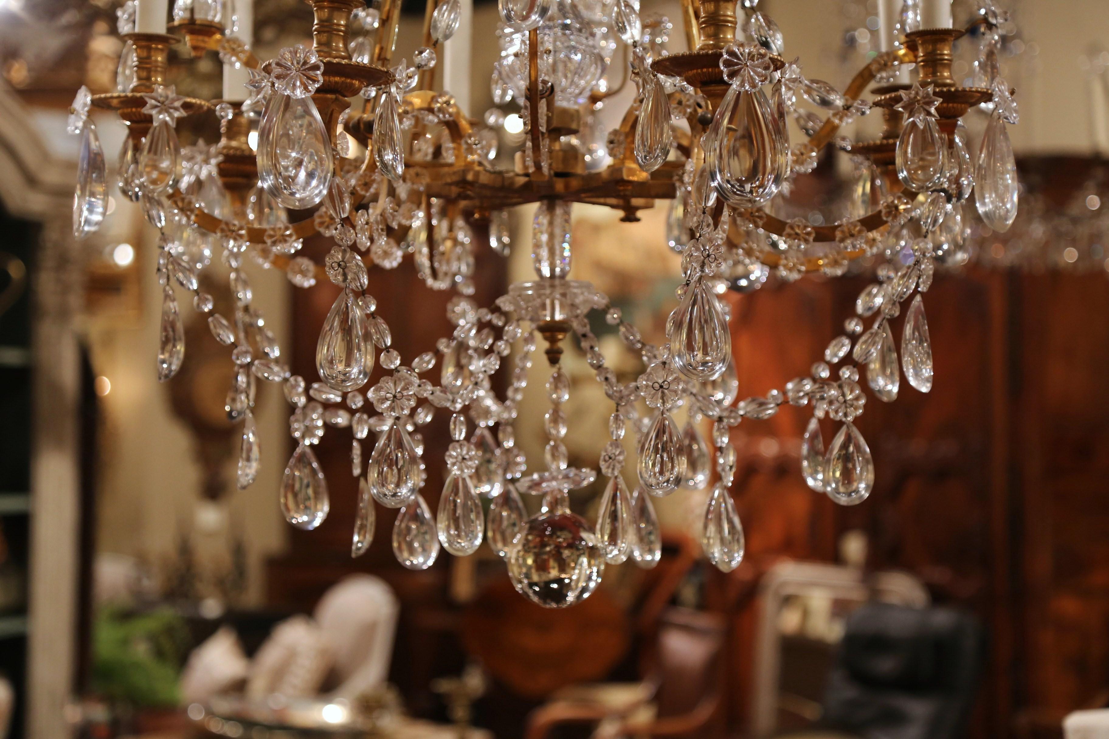 19th Century French Louis XVI Crystal and Gilt Bronze Eight-Light Chandelier 4