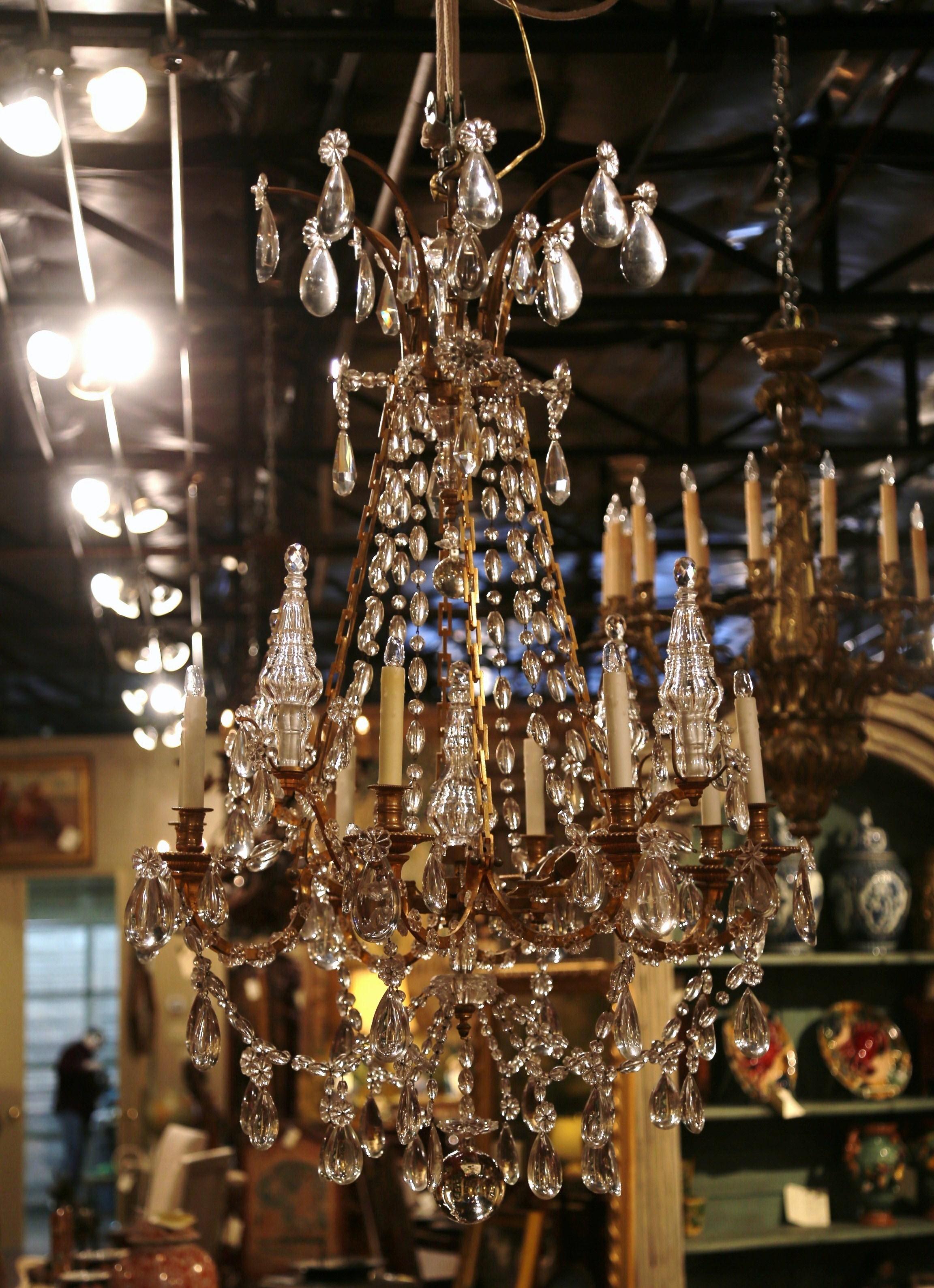 19th Century French Louis XVI Crystal and Gilt Bronze Eight-Light Chandelier 5