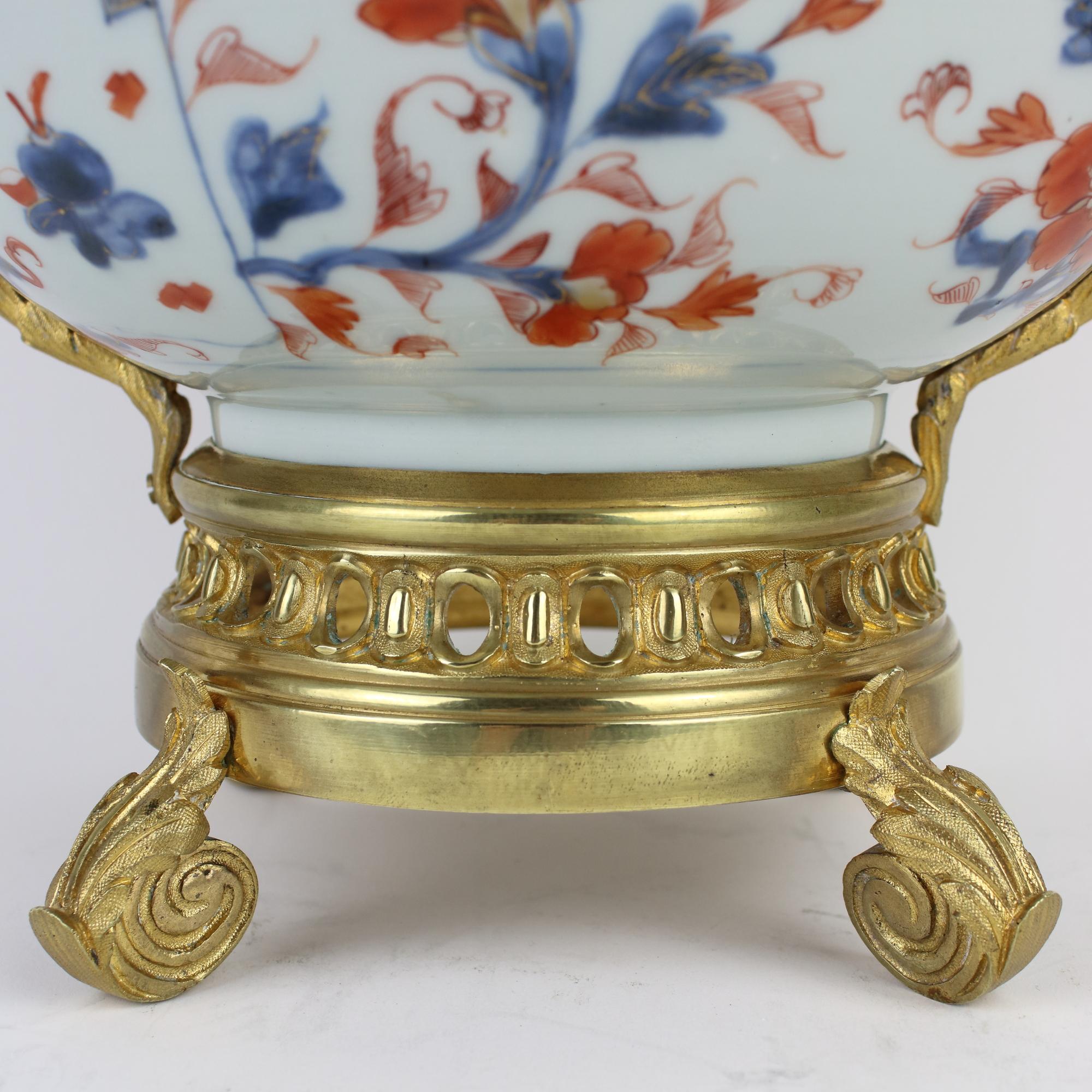 19th Century French Louis XVI Decorative Imari Porcelain Gilt Bronze Mount Bowl For Sale 8