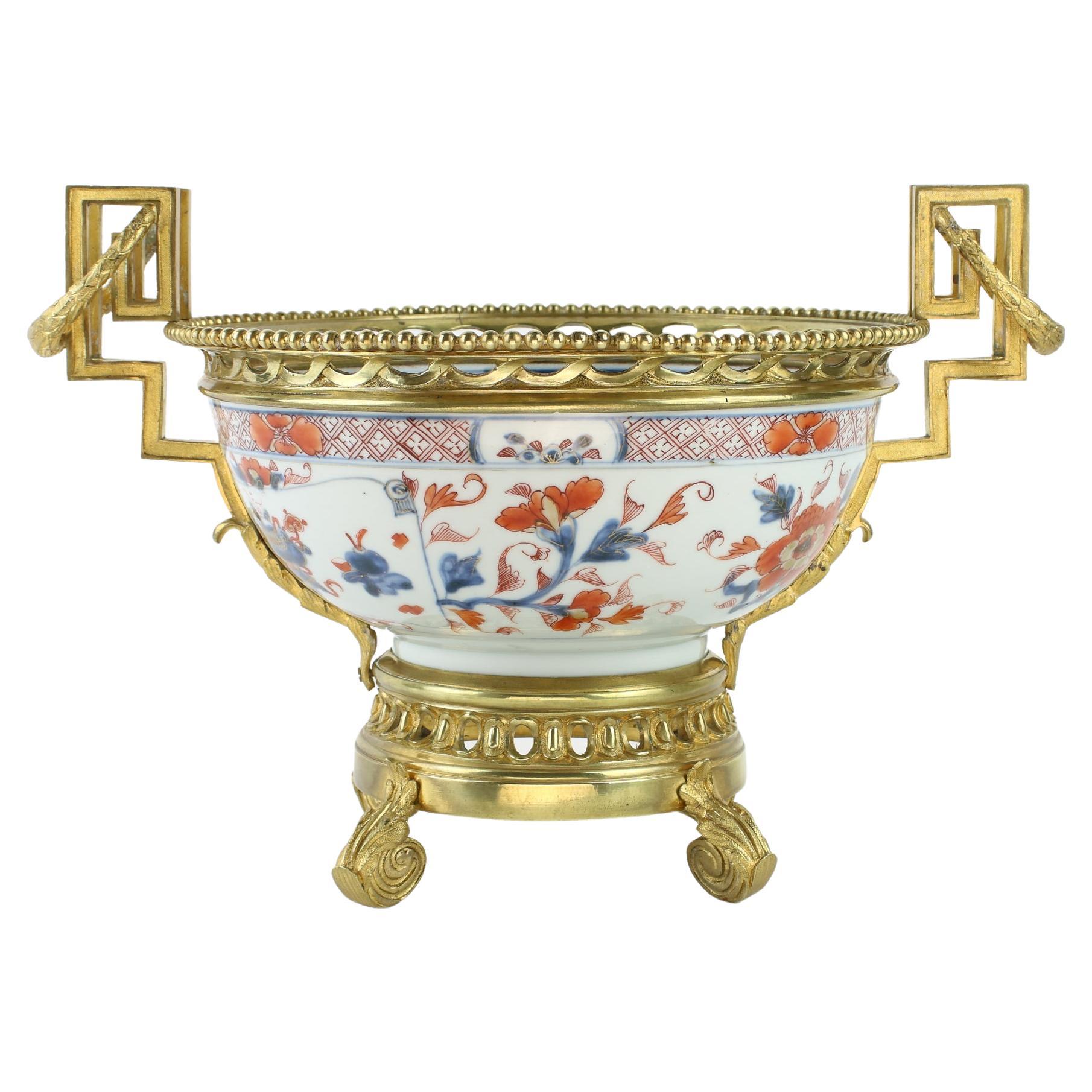 Bol décoratif français Louis XVI du 19ème siècle en porcelaine Imari et bronze doré à poser ou suspendre