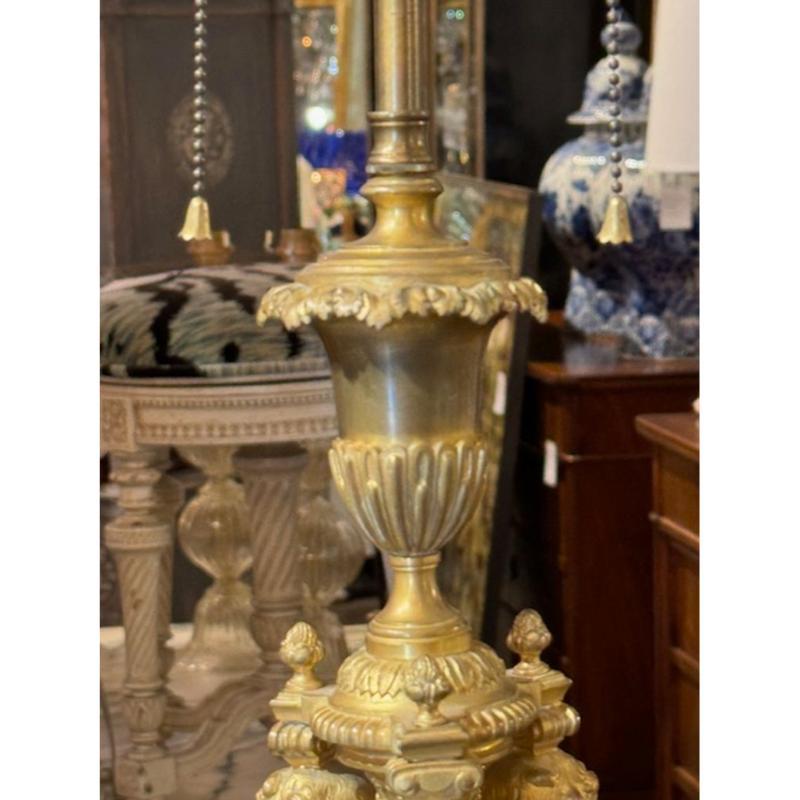 Lámpara francesa figurada Luis XVI del siglo XIX en venta 1