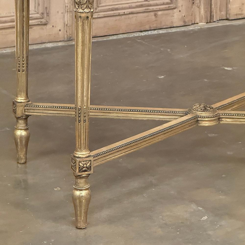 Mesa central francesa Luis XVI del siglo XIX de madera dorada con mármol de Carrara en venta 9