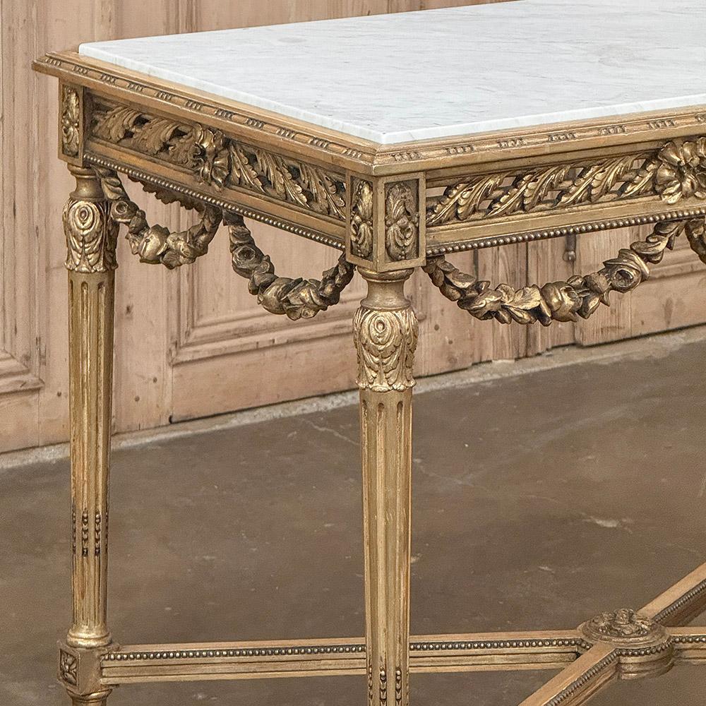 Mesa central francesa Luis XVI del siglo XIX de madera dorada con mármol de Carrara en Bueno estado para la venta en Dallas, TX