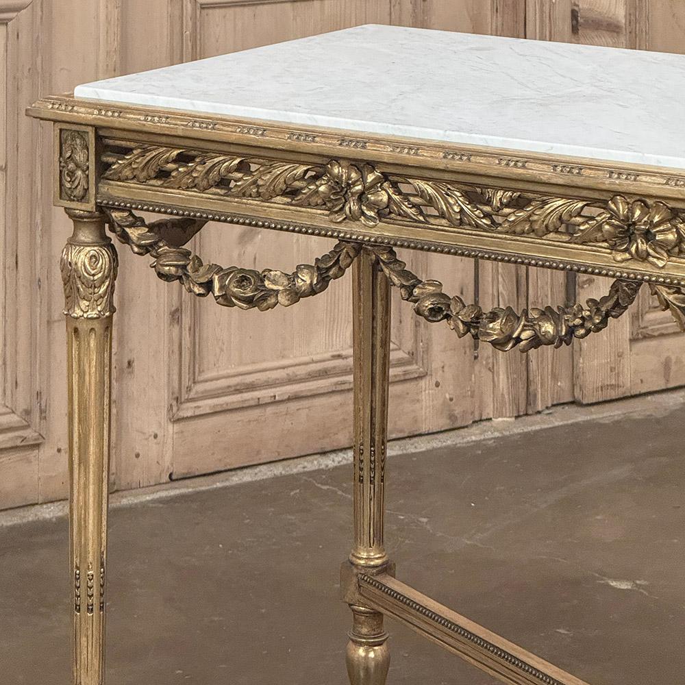 Mesa central francesa Luis XVI del siglo XIX de madera dorada con mármol de Carrara Madera dorada en venta