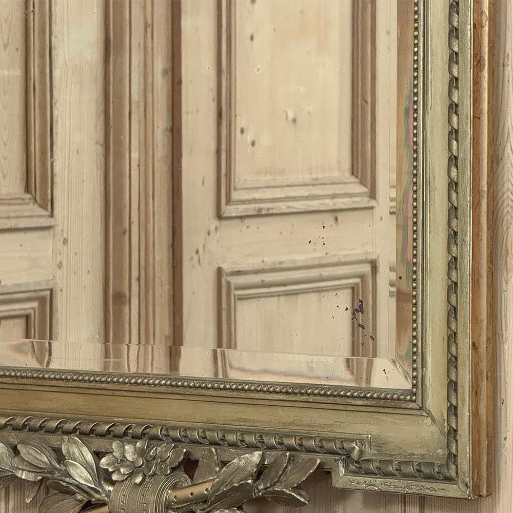 Miroir en bois doré Louis XVI du 19e siècle en vente 5