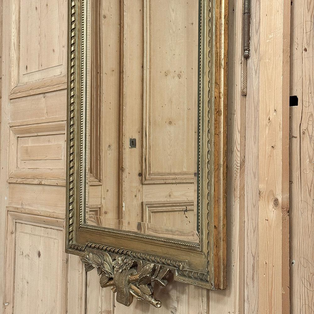 Miroir en bois doré Louis XVI du 19e siècle en vente 9