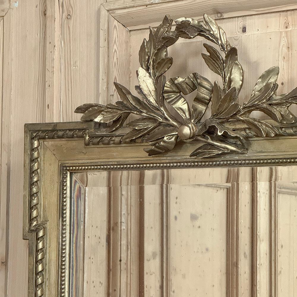 Miroir en bois doré Louis XVI du 19e siècle en vente 11