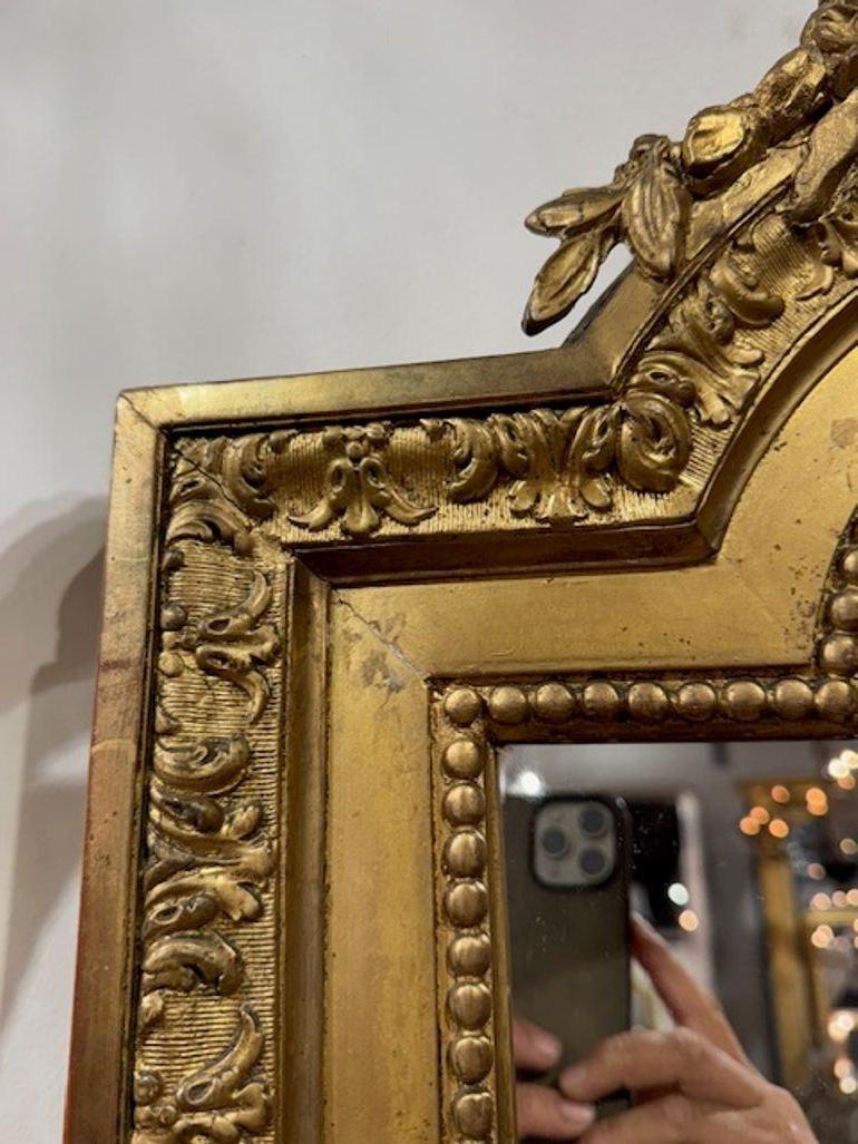 Espejo francés de madera dorada Luis XVI del siglo XIX en Bueno estado para la venta en Dallas, TX