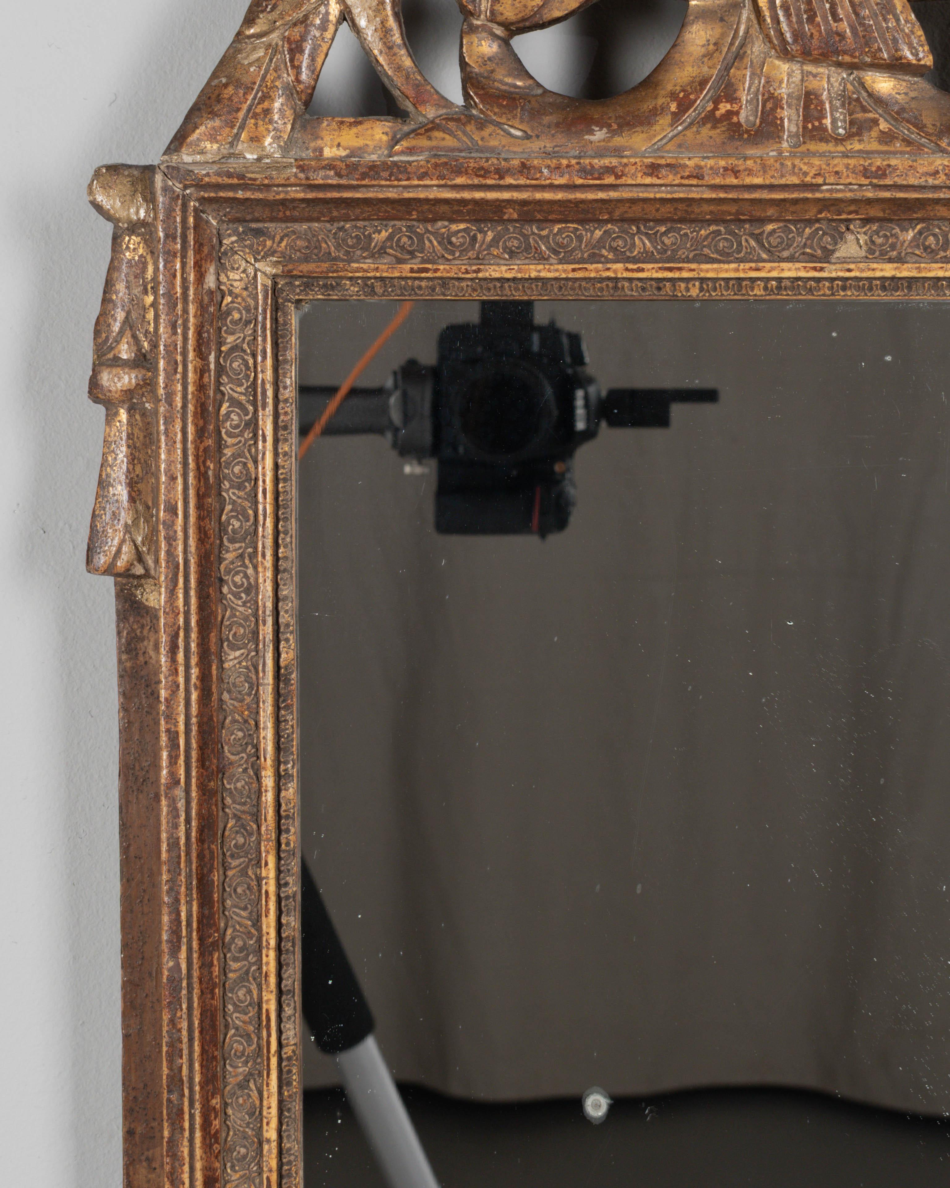 Miroir en bois doré Louis XVI du 19e siècle Bon état - En vente à Winter Park, FL