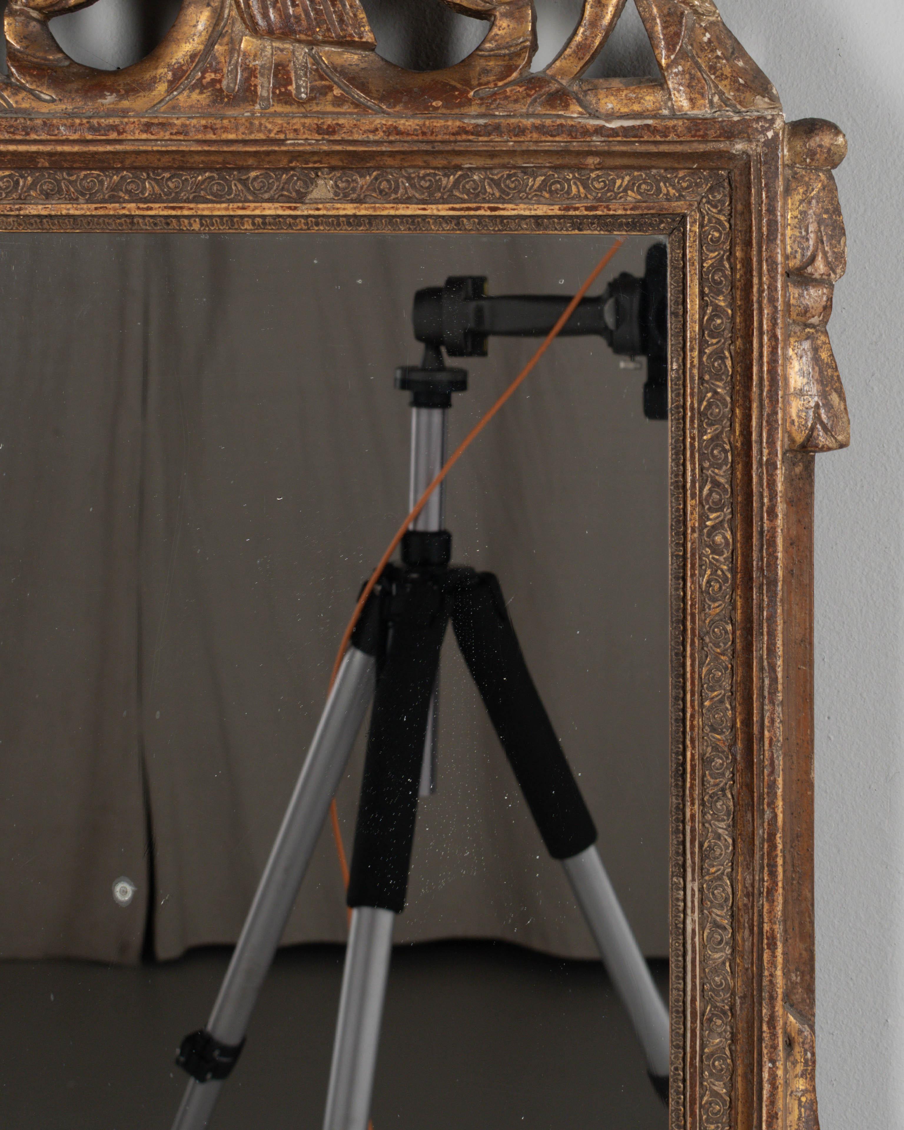 XIXe siècle Miroir en bois doré Louis XVI du 19e siècle en vente