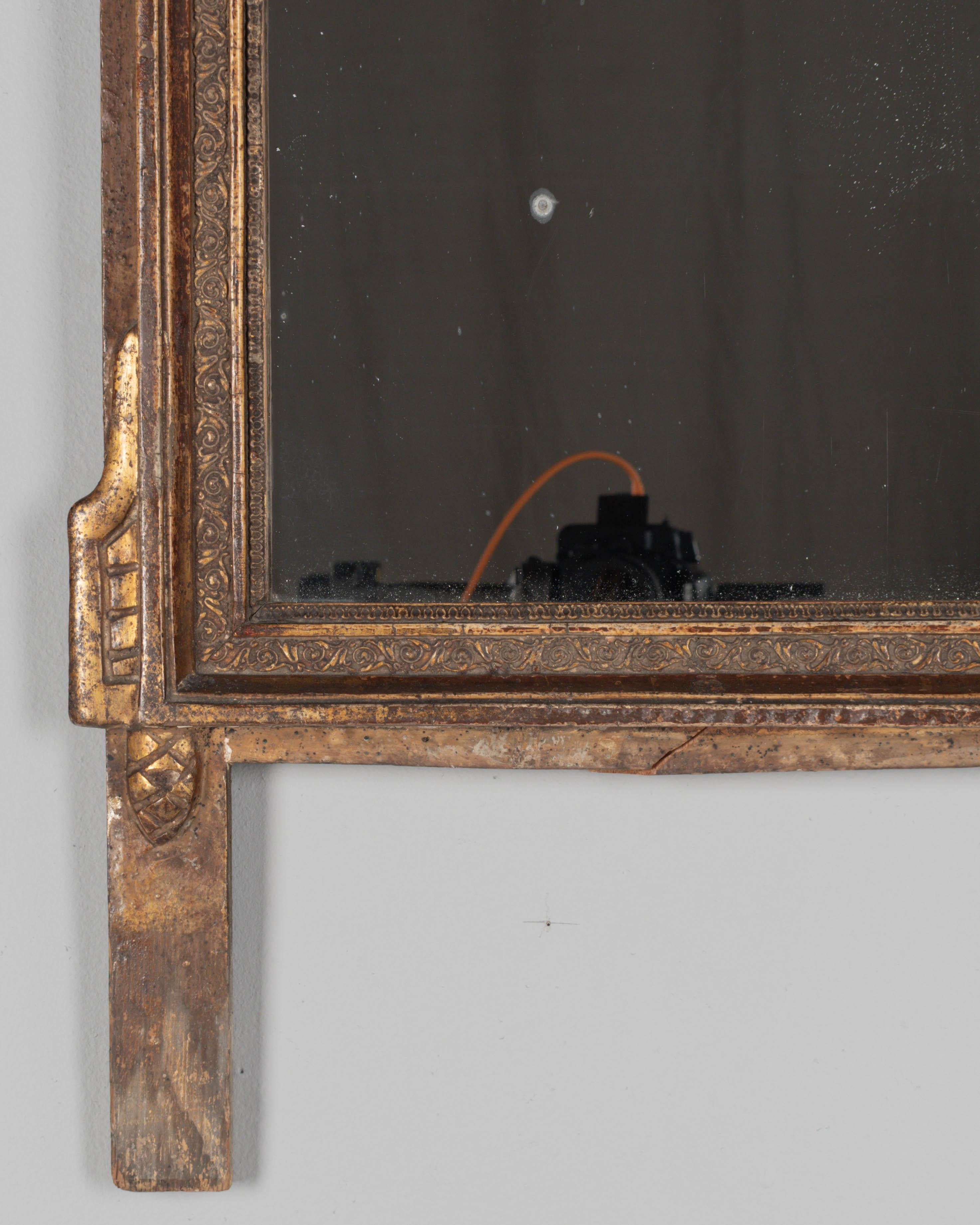 Miroir en bois doré Louis XVI du 19e siècle en vente 1