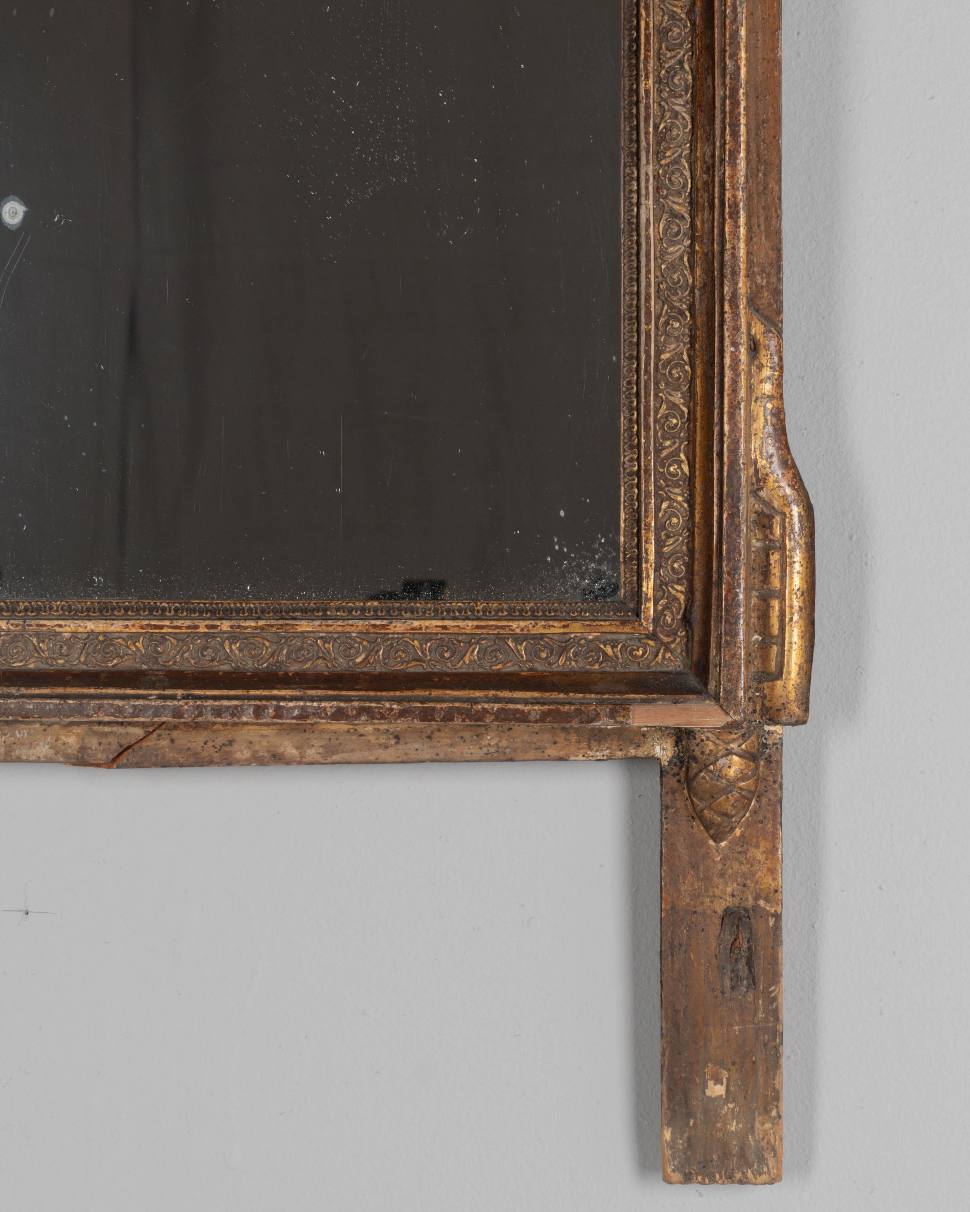 Miroir en bois doré Louis XVI du 19e siècle en vente 2