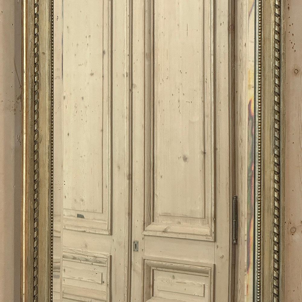Miroir en bois doré Louis XVI du 19e siècle en vente 2