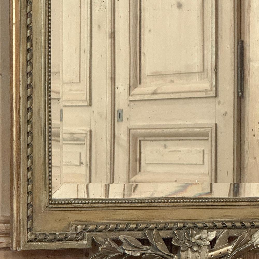 Miroir en bois doré Louis XVI du 19e siècle en vente 3