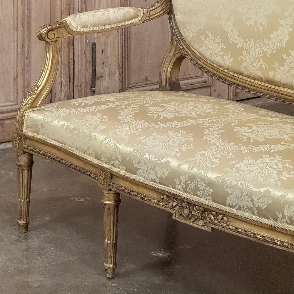 Sofá francés del siglo XIX de madera dorada Luis XVI ~ Canape en venta 7