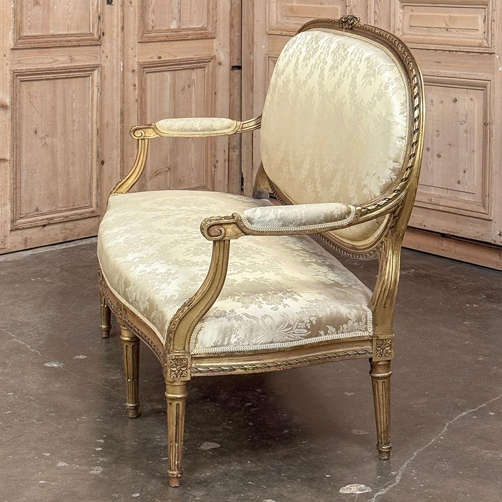 Sofá francés del siglo XIX de madera dorada Luis XVI ~ Canape en venta 10