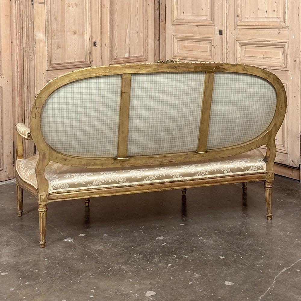 Sofá francés del siglo XIX de madera dorada Luis XVI ~ Canape en venta 12