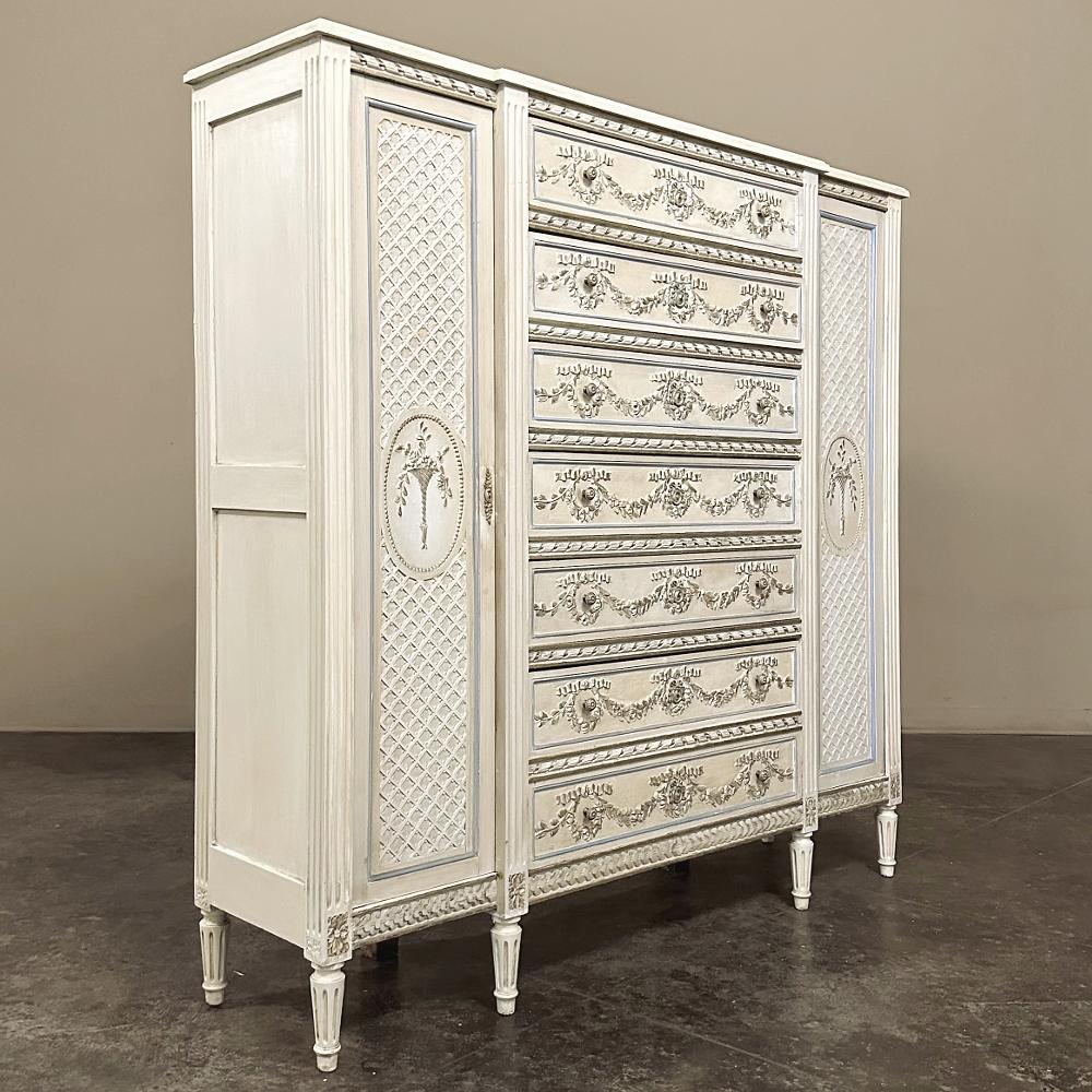19. Jahrhundert Französisch Louis XVI Grand gemalt Dresser ~ Kommode ~ Wardrobe im Zustand „Gut“ im Angebot in Dallas, TX