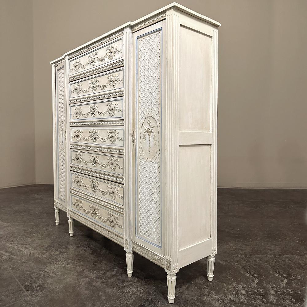 19. Jahrhundert Französisch Louis XVI Grand gemalt Dresser ~ Kommode ~ Wardrobe (Spätes 19. Jahrhundert) im Angebot