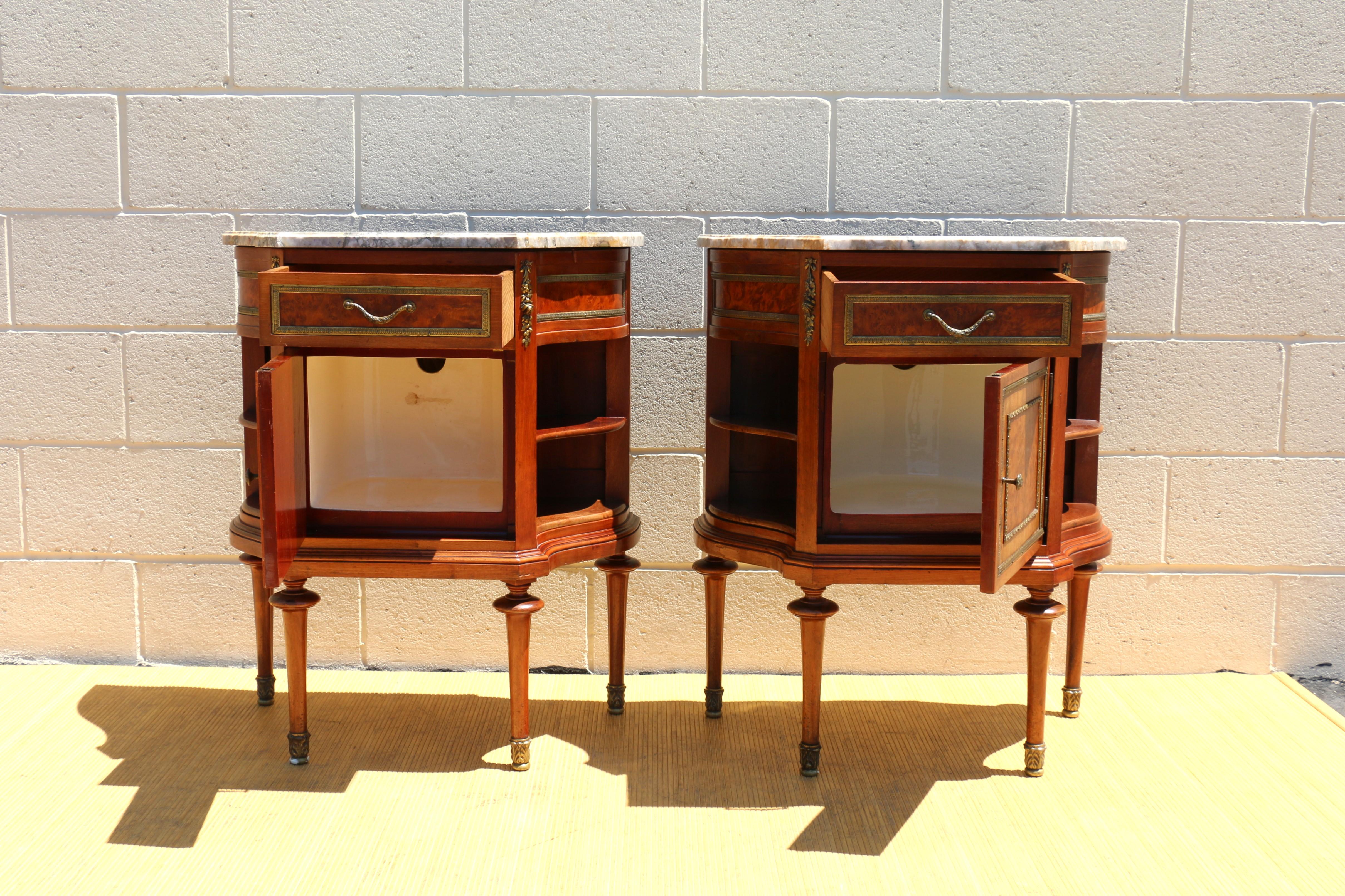 19th Century French Louis XVI Guillaume Grohé Style Bedside Cabinet For Sale 7